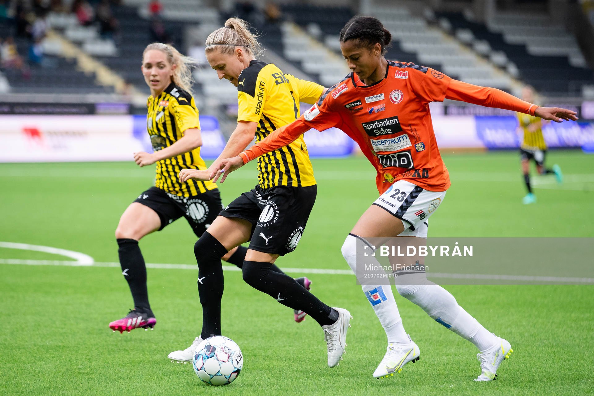 Häckens Emma Kullberg och Kristianstads Sveindís Jane