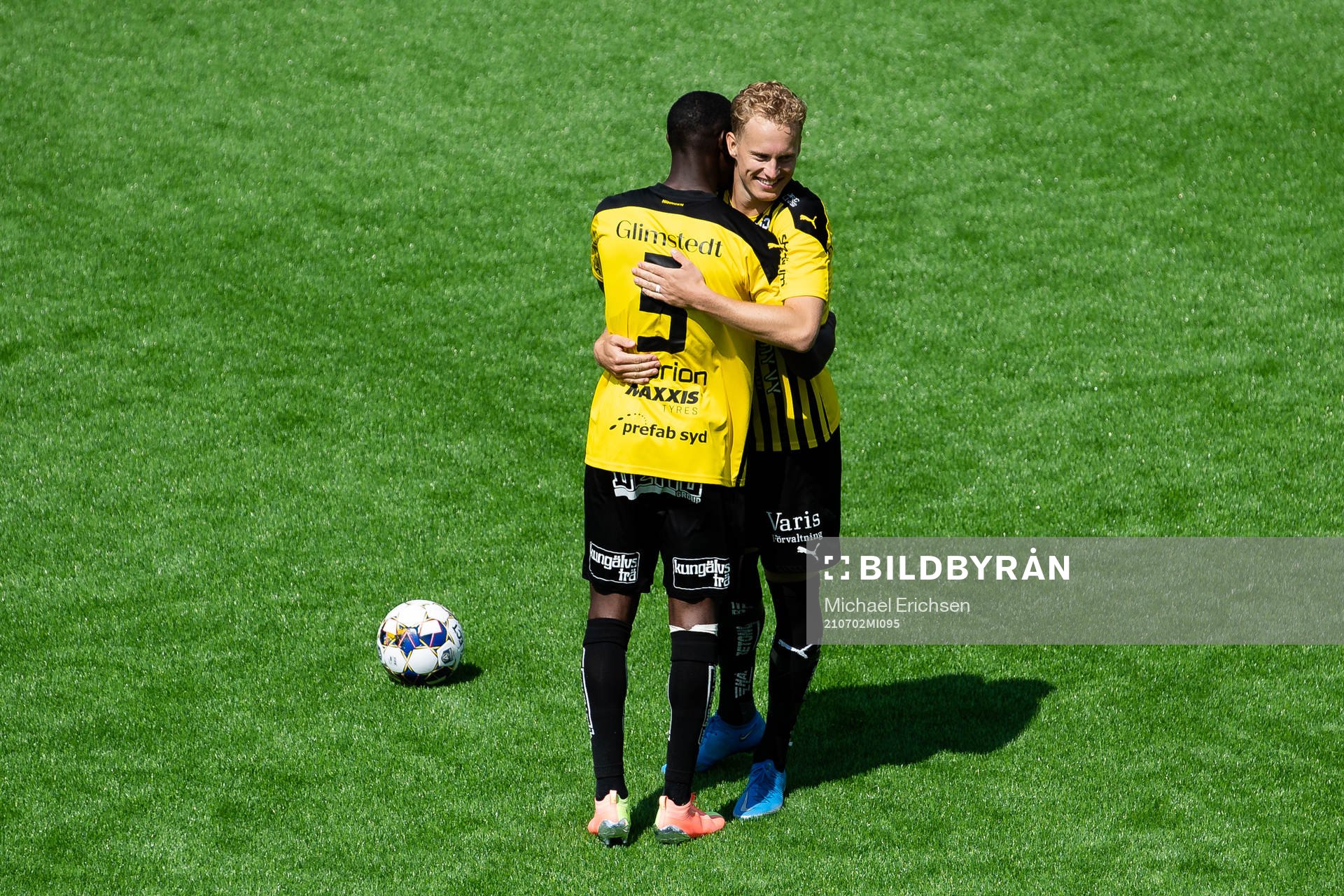 Häckens Godswill Ekpolo  och Gustav Berggren innan
