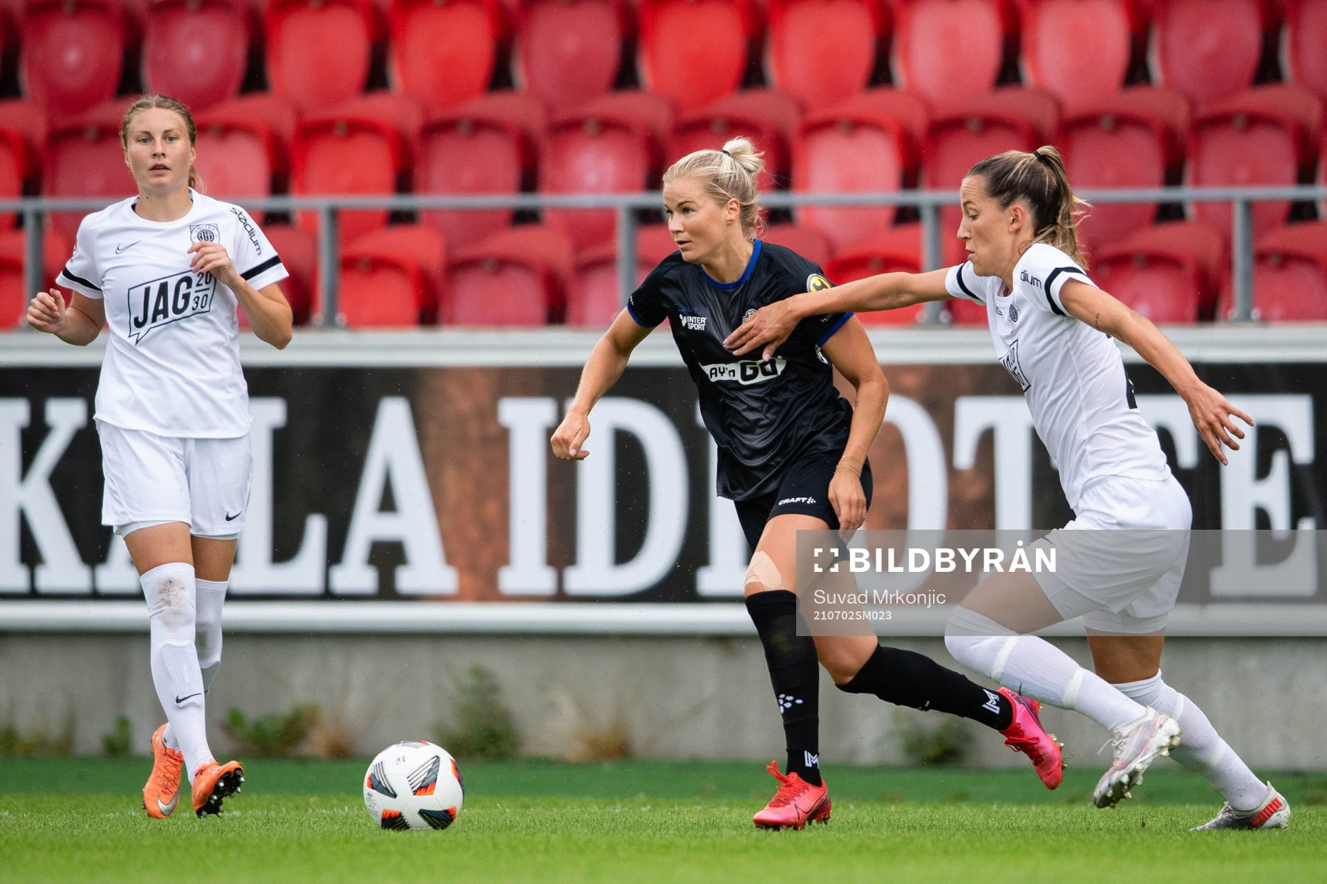 Växjös Amanda Johnsson Haahr och Eskilstunas Anna