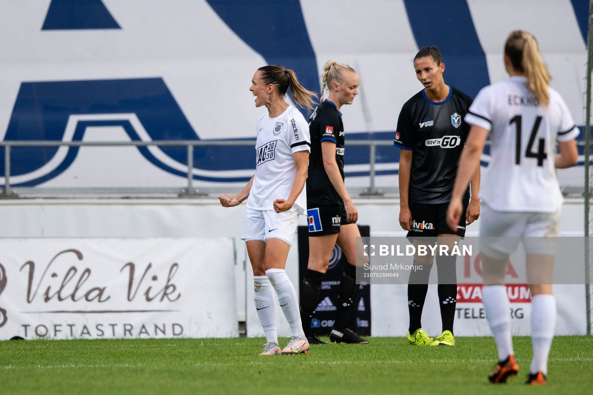 Eskilstunas Felicia Rogic jublar efter 0-2 under fotbollsmatchen i Damallsvenskan mellan Växjö och Eskilstuna United den 2 juli 2021 i Växjö.
