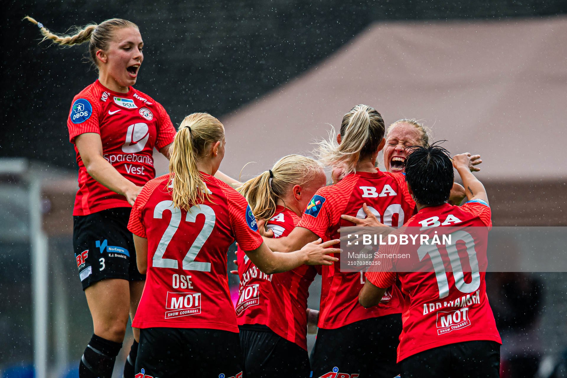 Mia Jalkerud of Arna-Bjørnar celebrates