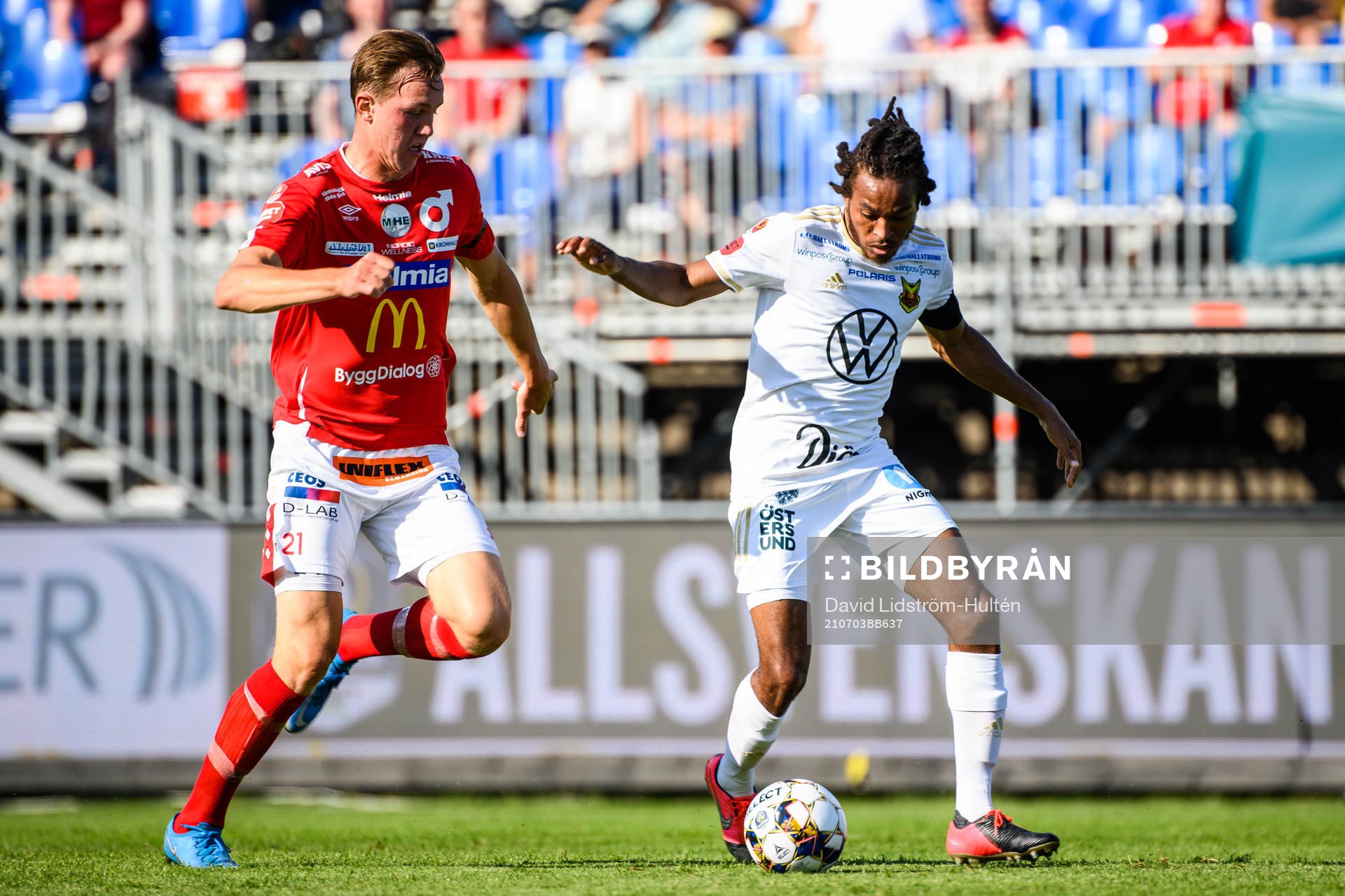 Degerfors Adam Carlén och Östersunds Francis Jno-Baptiste