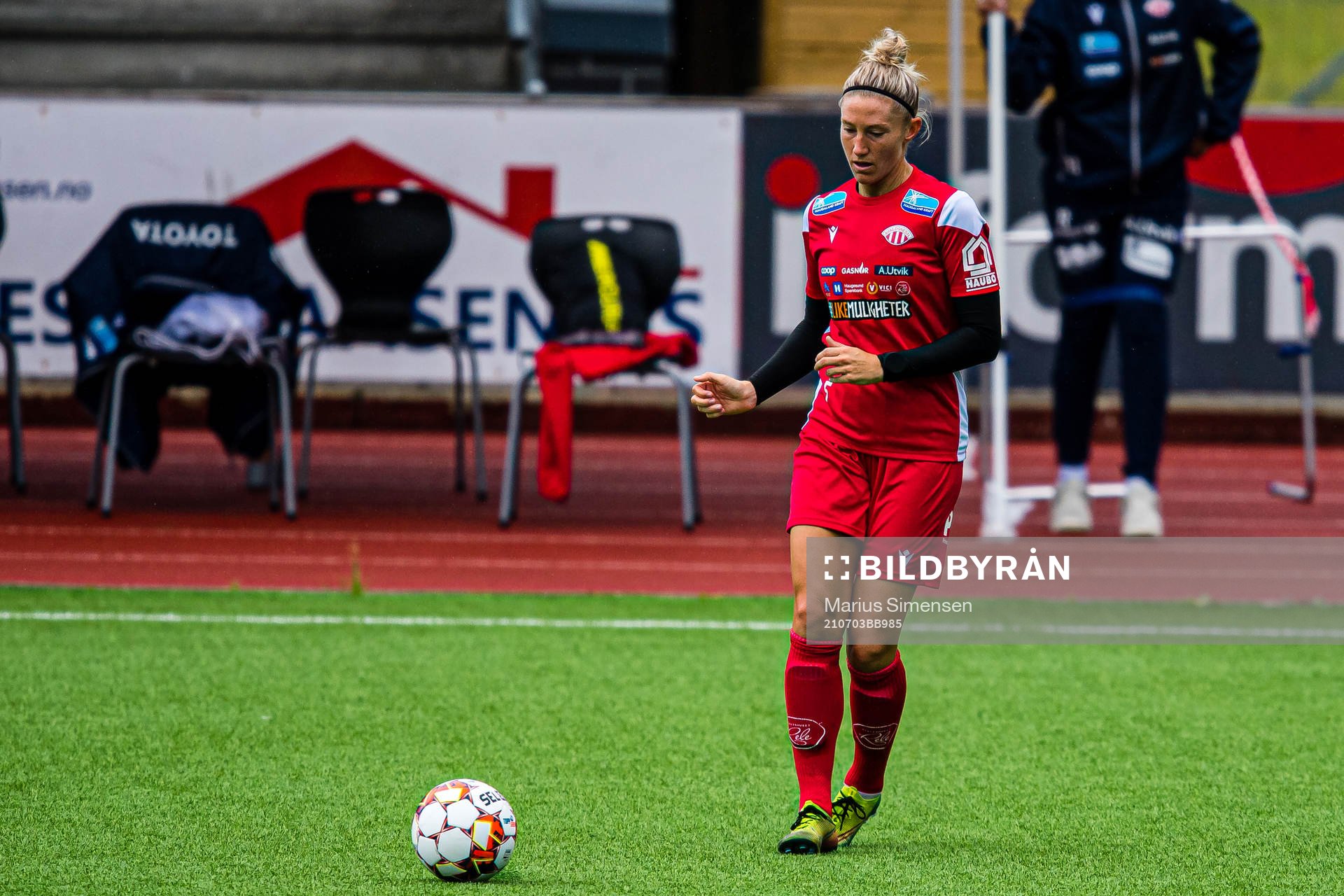 Robyn Elizabeth Decker of Avaldsnes warms up ahead of the Toppserien football match between Arna-Bjørnar and Avaldsnes on July 3, 2021 in Arna.