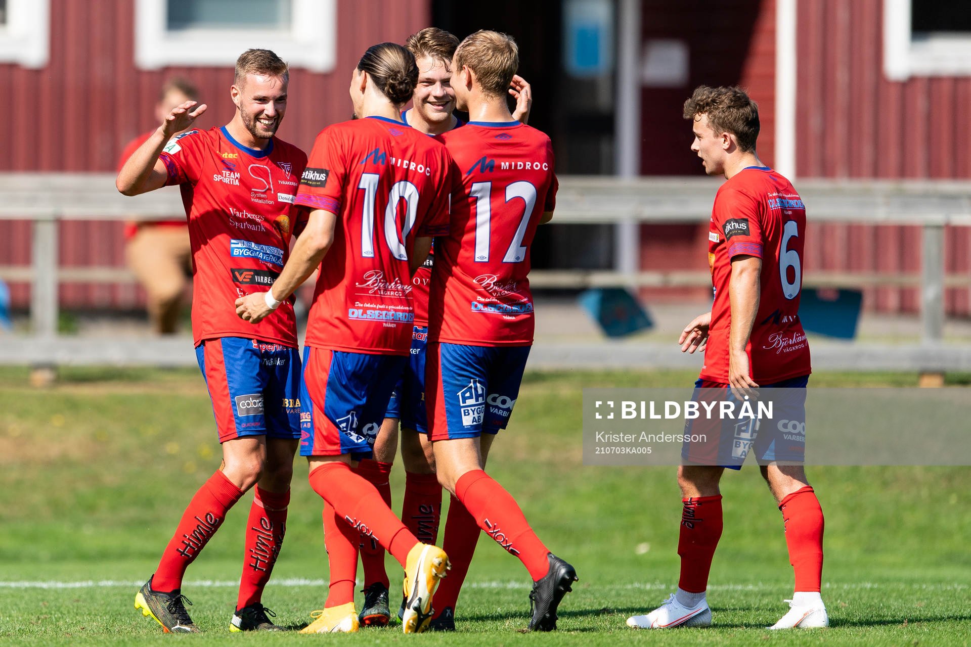 Tvååkers Adam Lindgren jublar