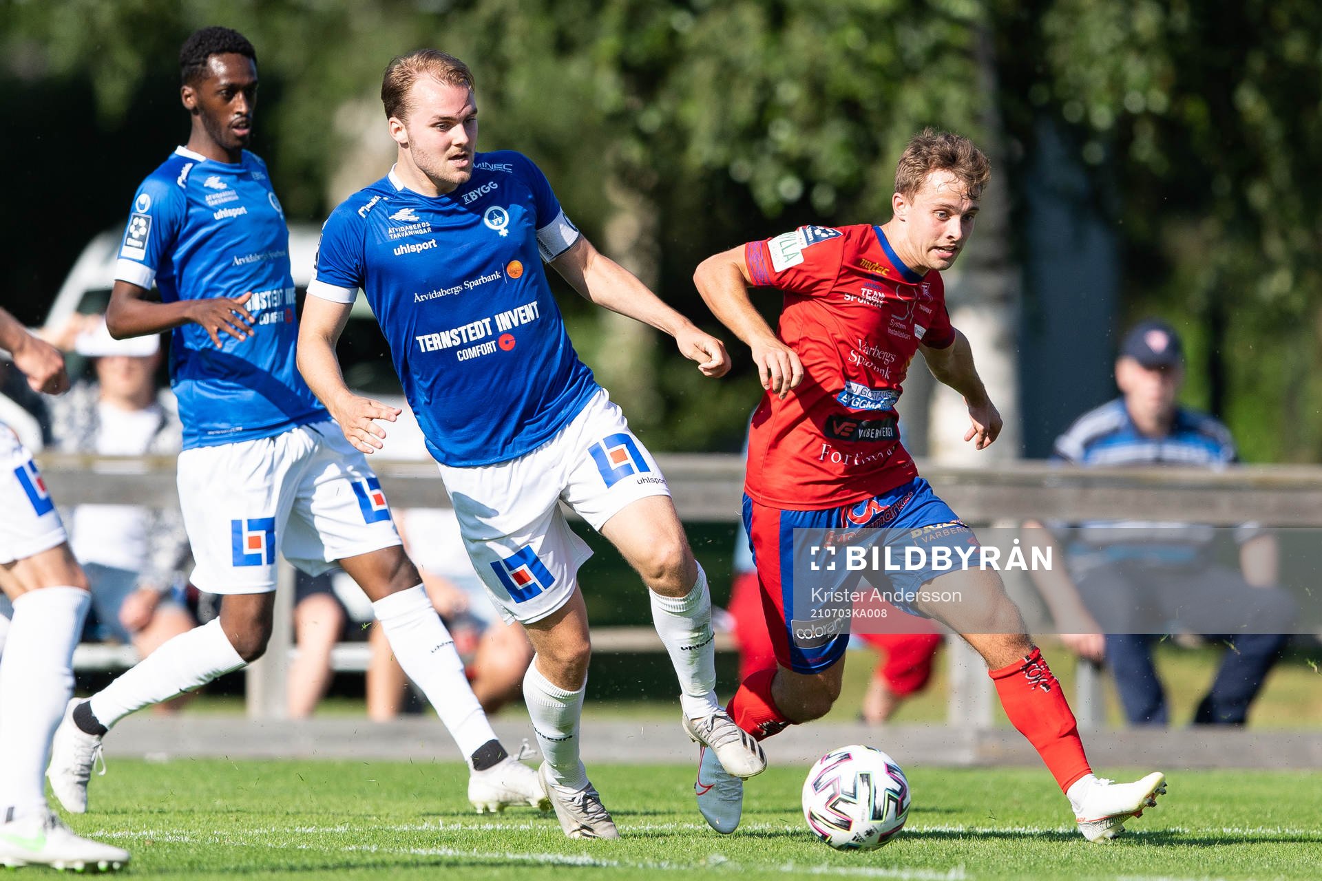 Åtvidabergs Daniel Rambin och Tvååkers Axel Berggren