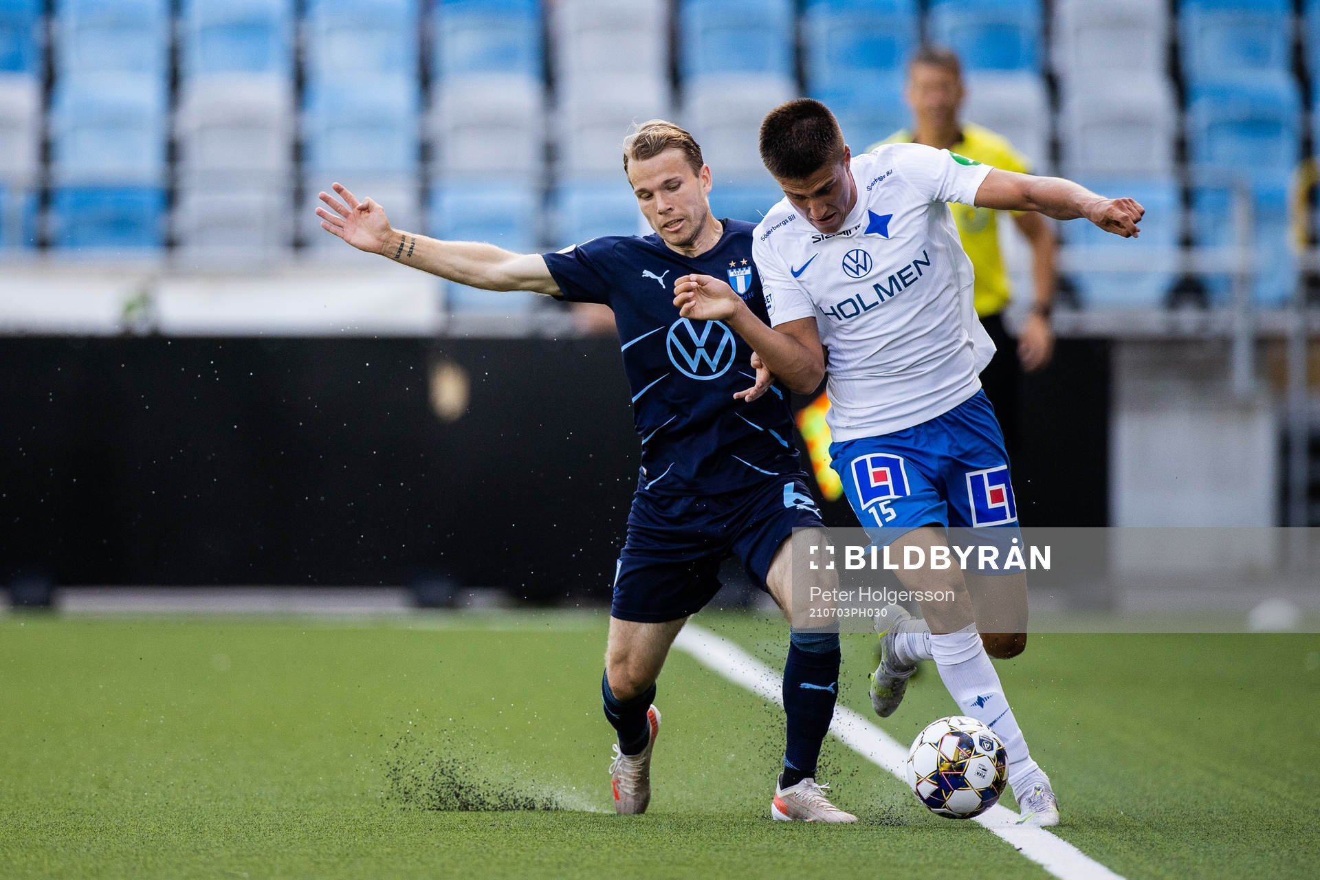 Malmö FFs Oscar Lewicki och IFK Norrköpings Carl Björk