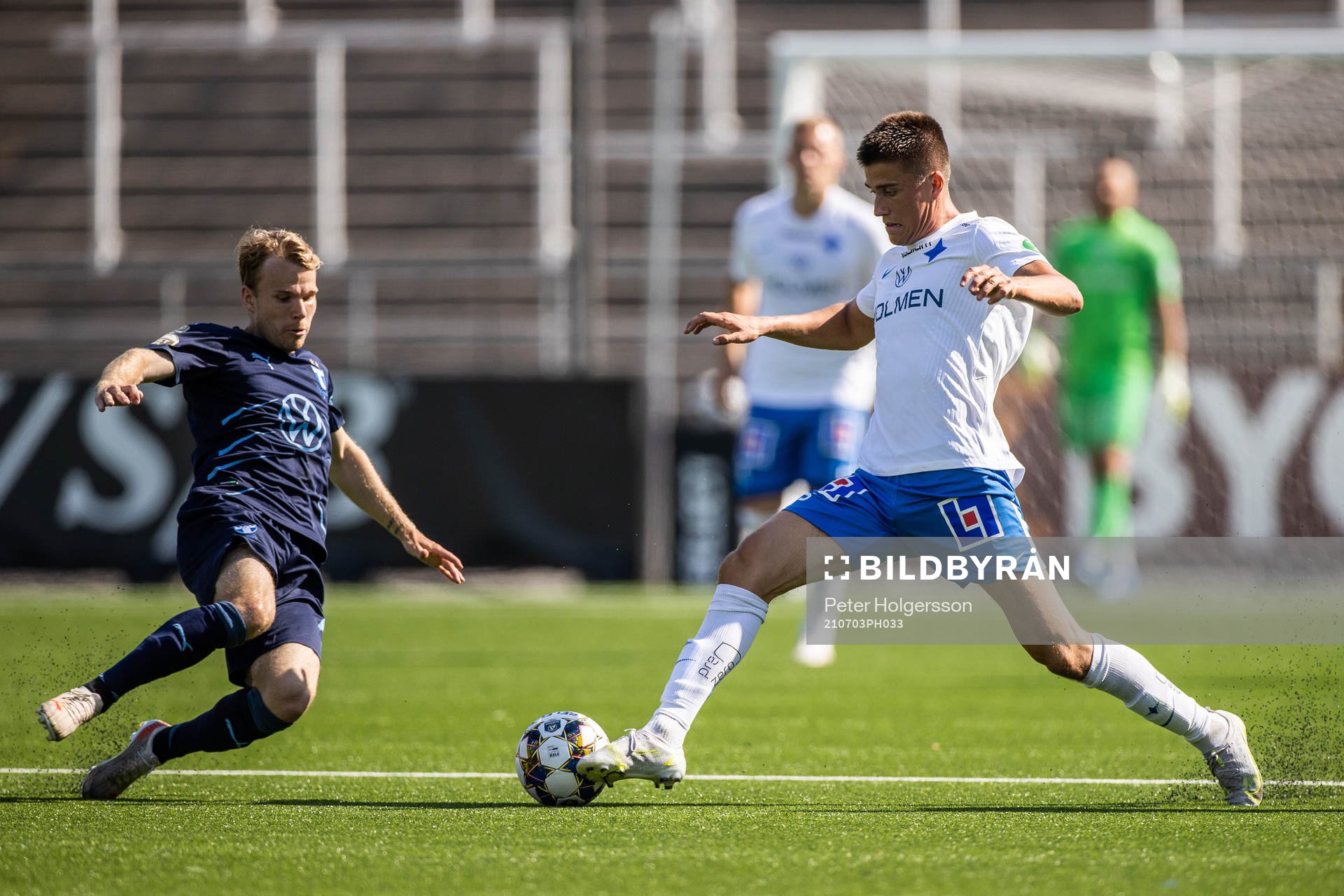 Malmö FFs Oscar Lewicki och IFK Norrköpings Carl Björk