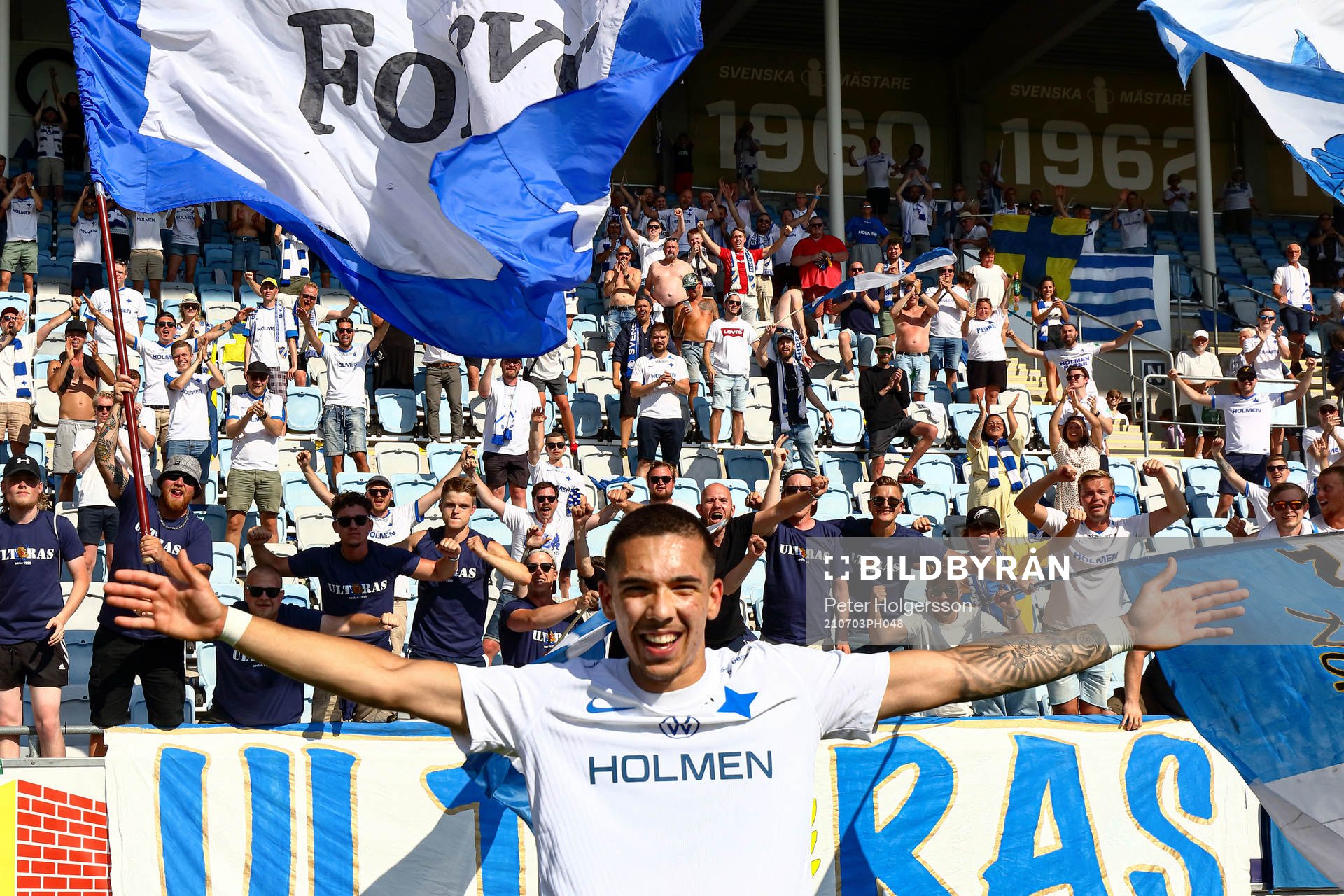 IFK Norrköpings Lucas Lima tackar publiken
