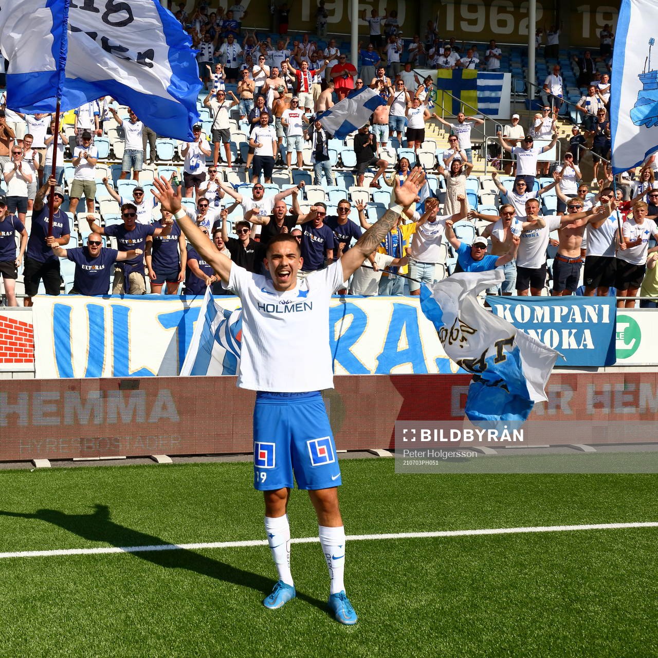 IFK Norrköpings Lucas Lima tackar publiken