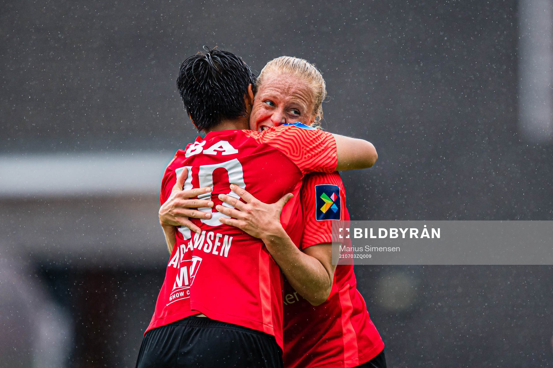Mia Jalkerud of Arna-Bjørnar celebrates