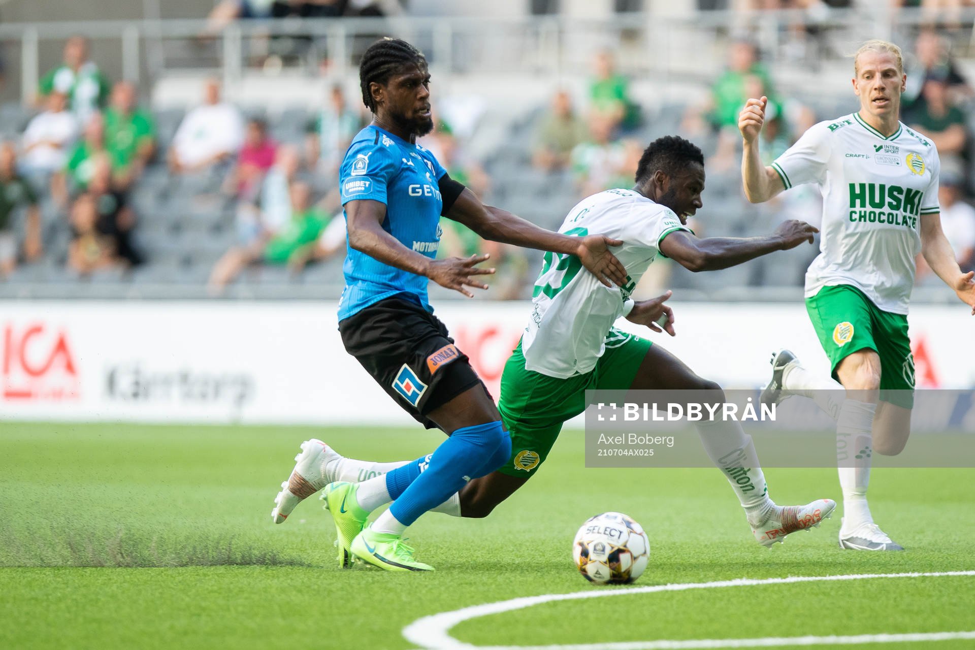 Halmstads Joseph Baffoe och Hammarbys Loué Bayere Junior