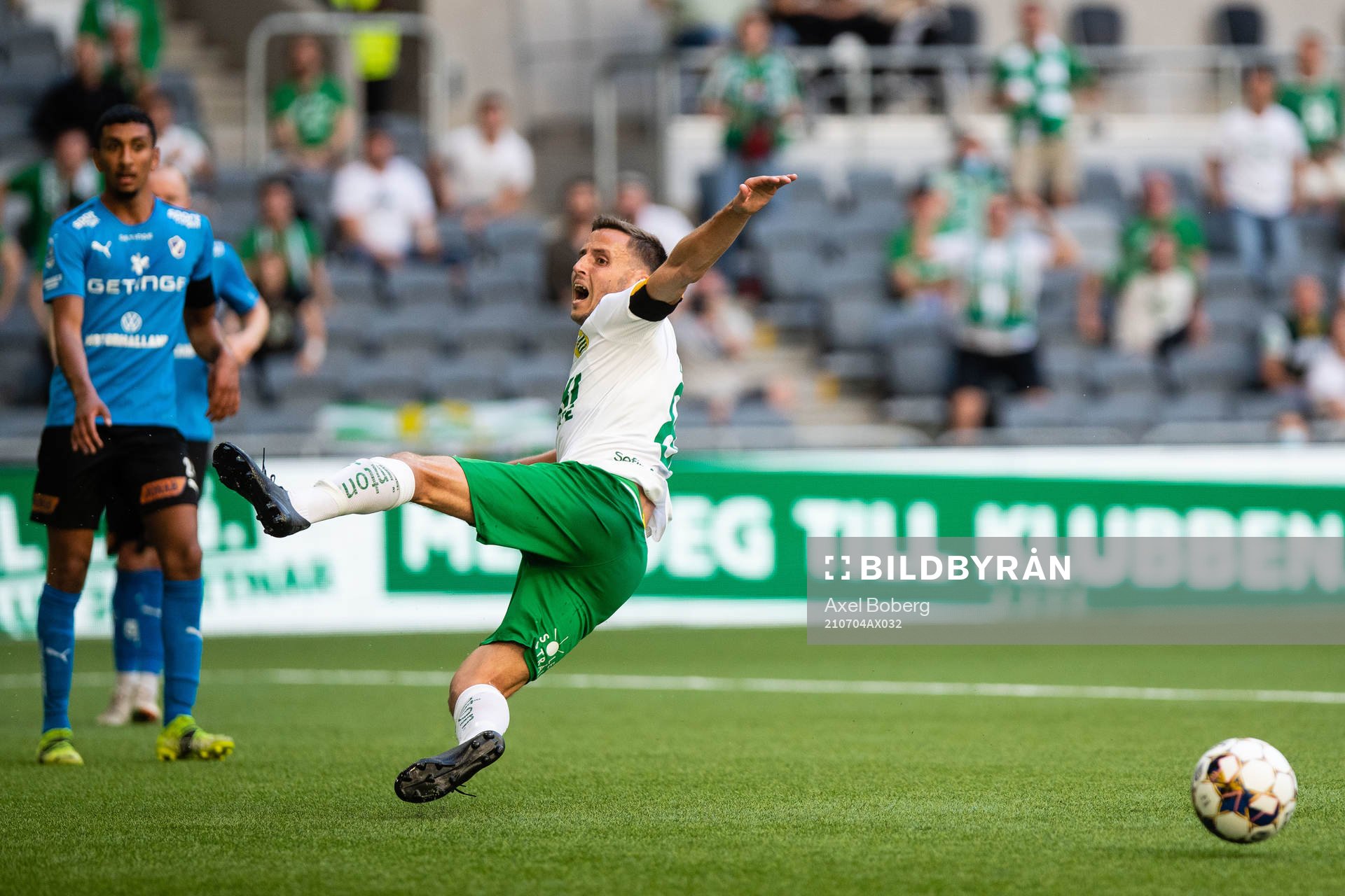 Hammarbys Jeppe Andersen missar bollen