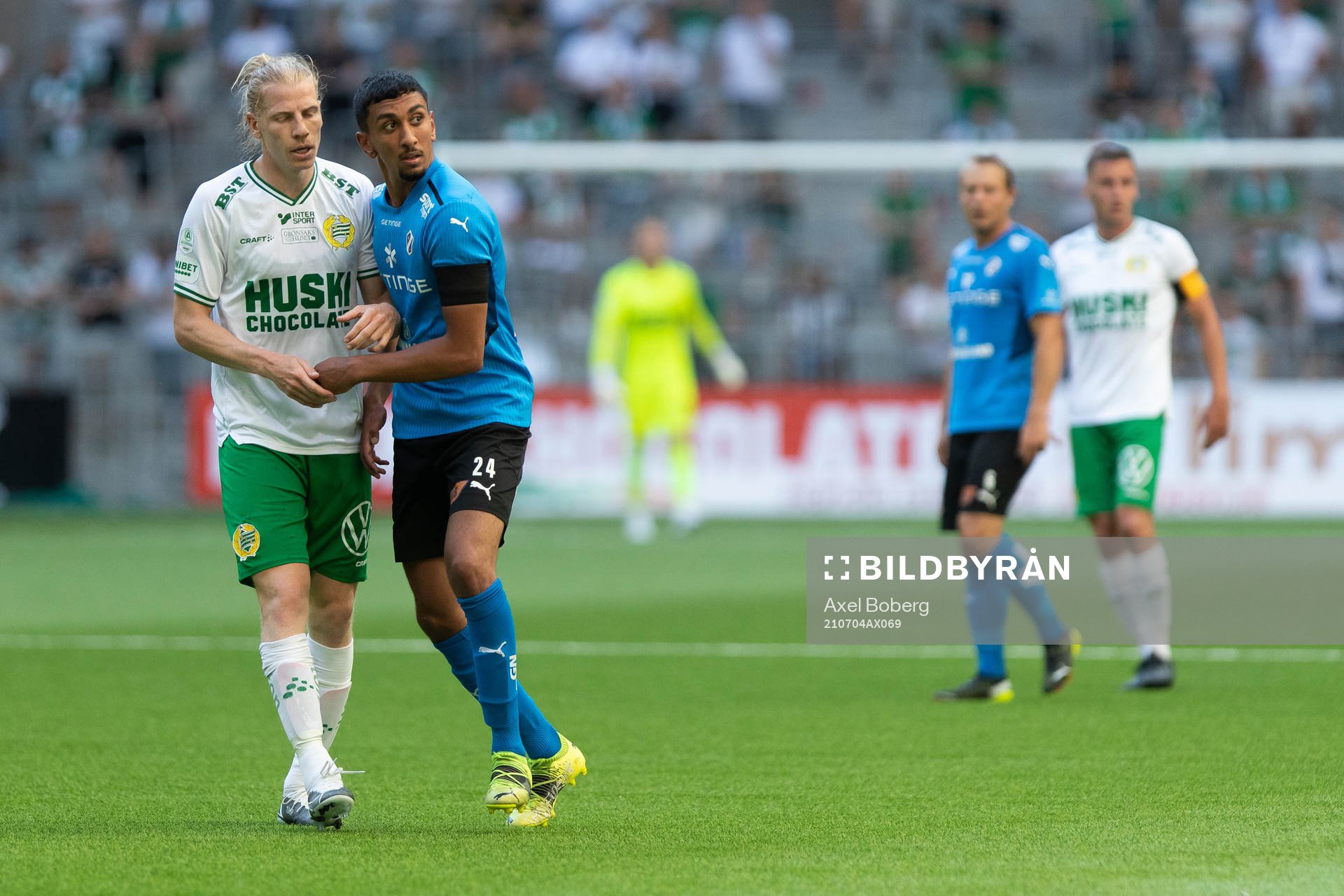 Hammarbys Gustav Ludwigson och Halmstads Amir Al-Ammari