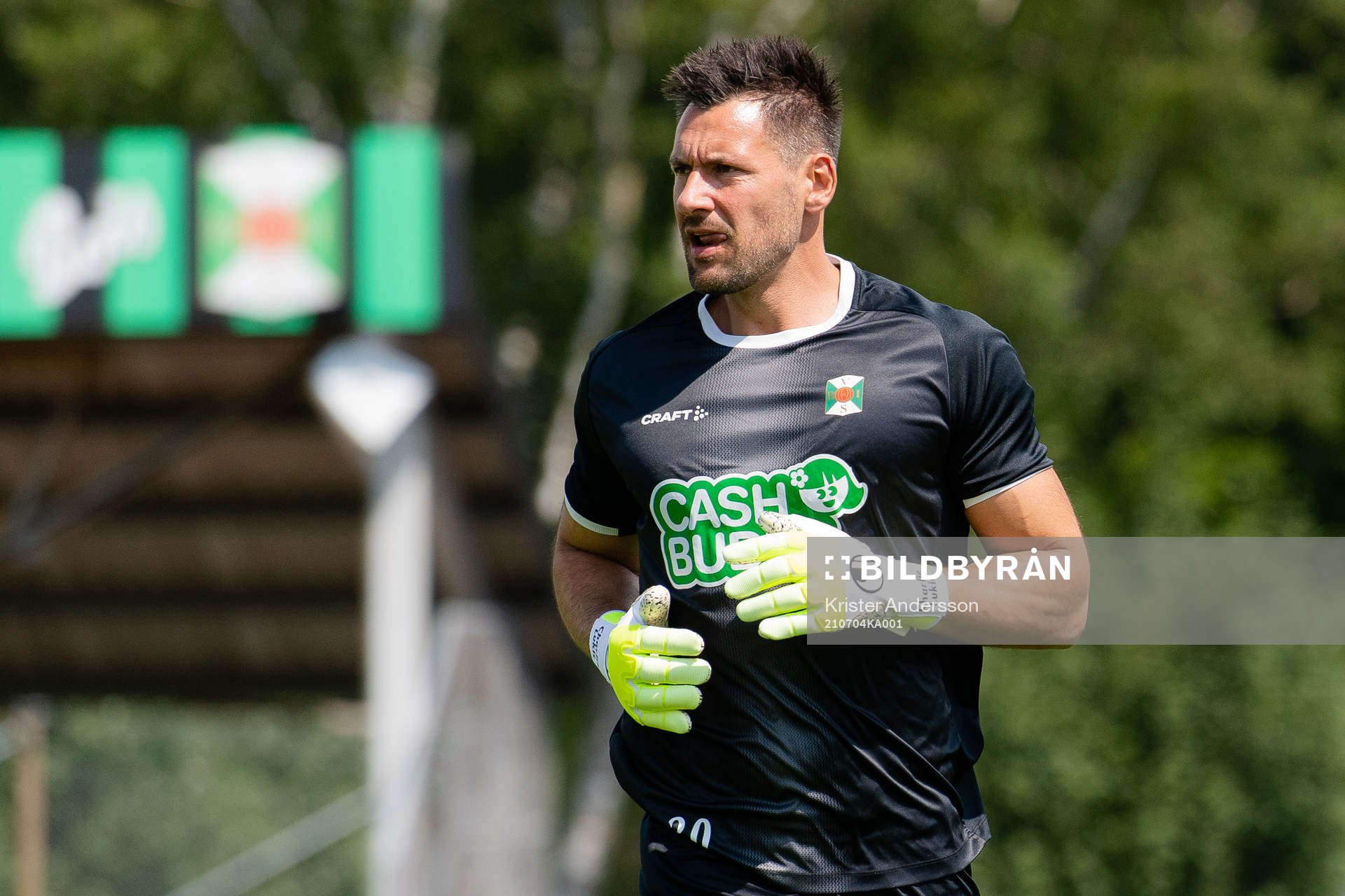 Varbergs målvakt Stojan Lukic före fotbollsmatchen i