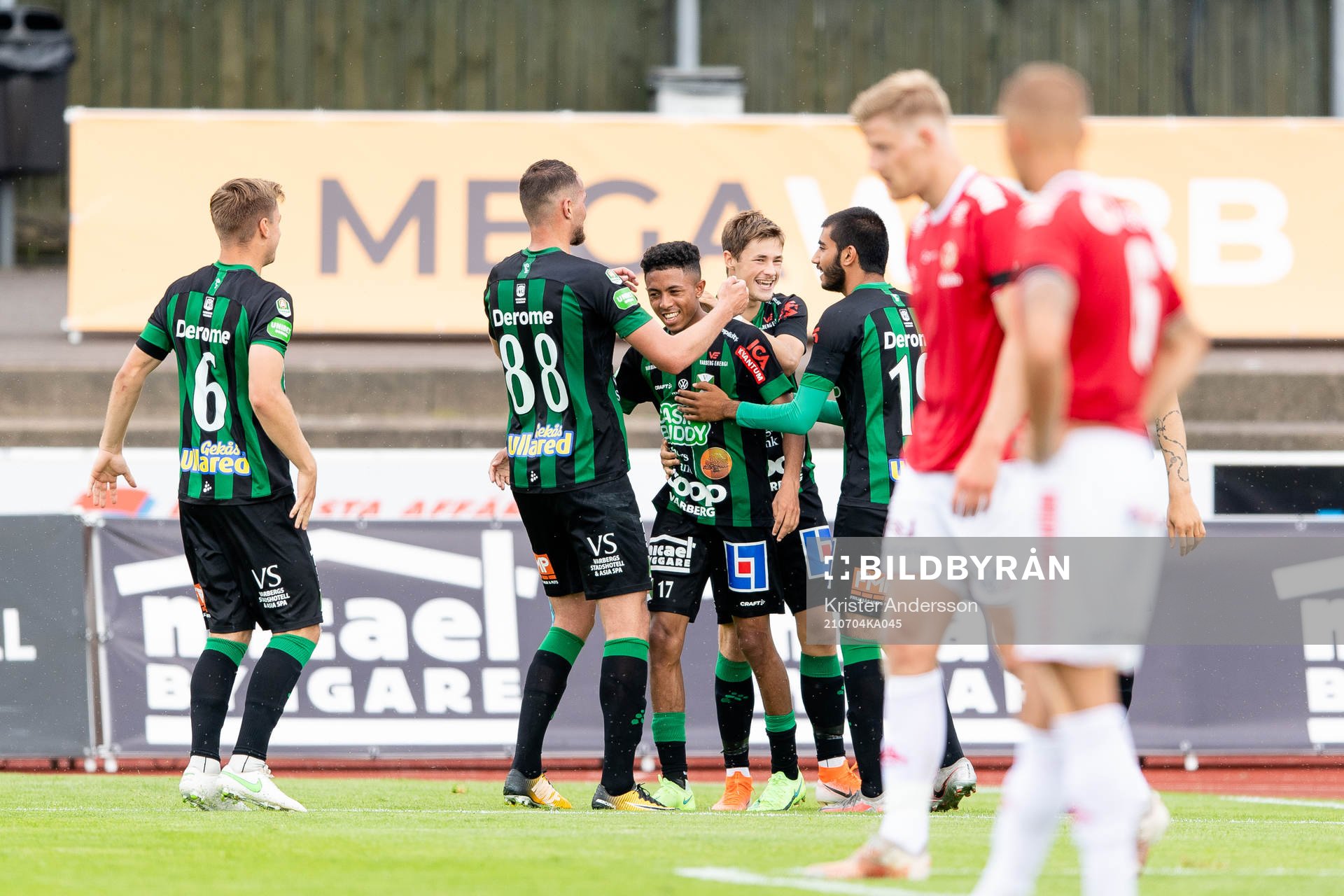 Varbergs Tashreeq Matthews jublar med laget