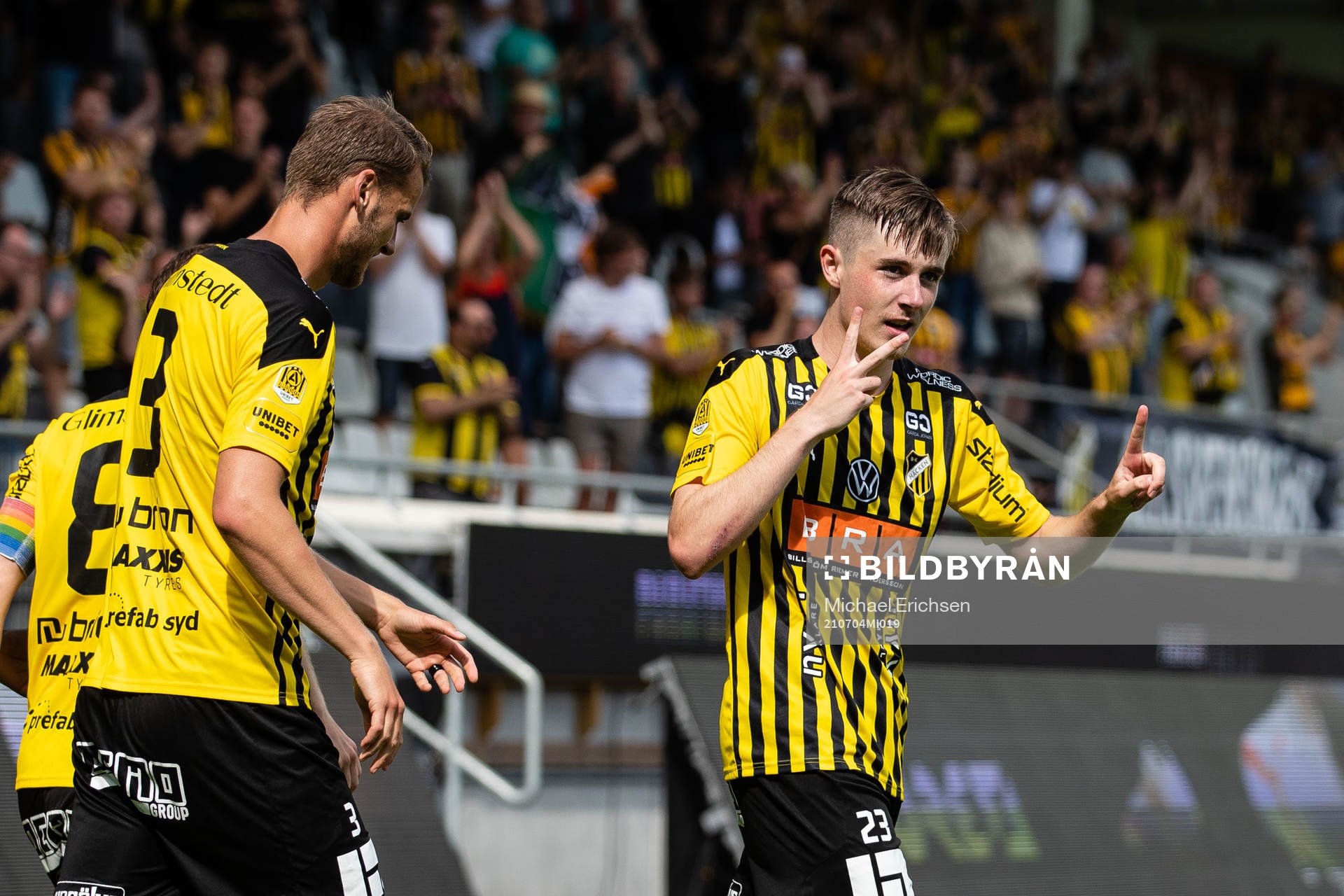 Häckens Patrik Wålemark jublar