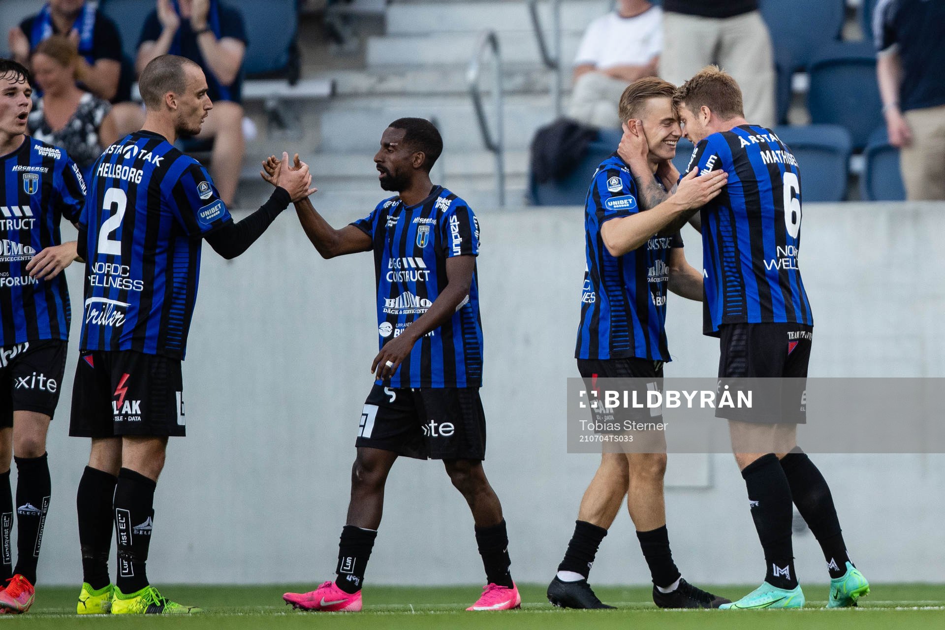 Sirius Jacob Ortmark jublar med Marcus Mathisen