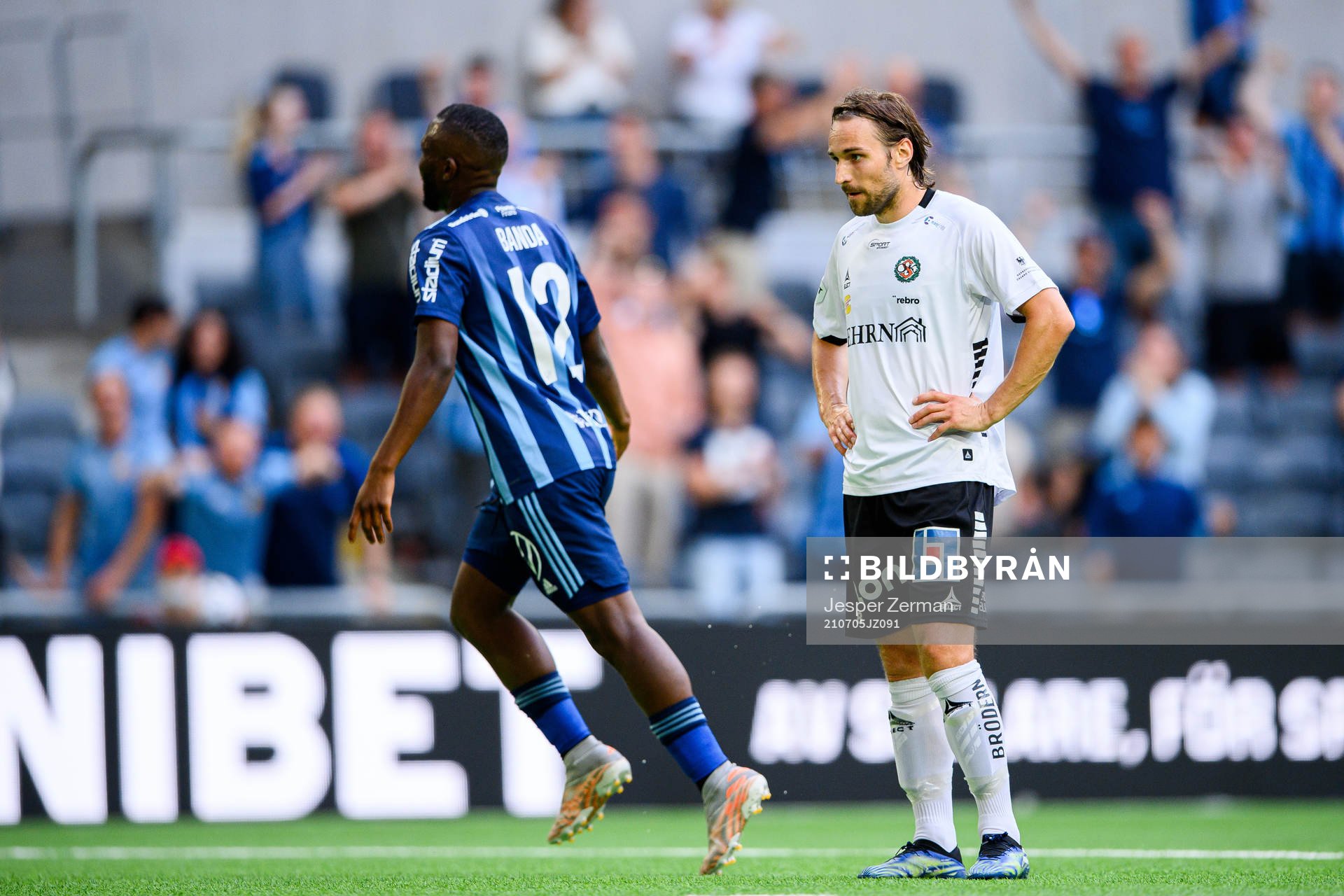 Djurgårdens Emmanuel Banda jublar