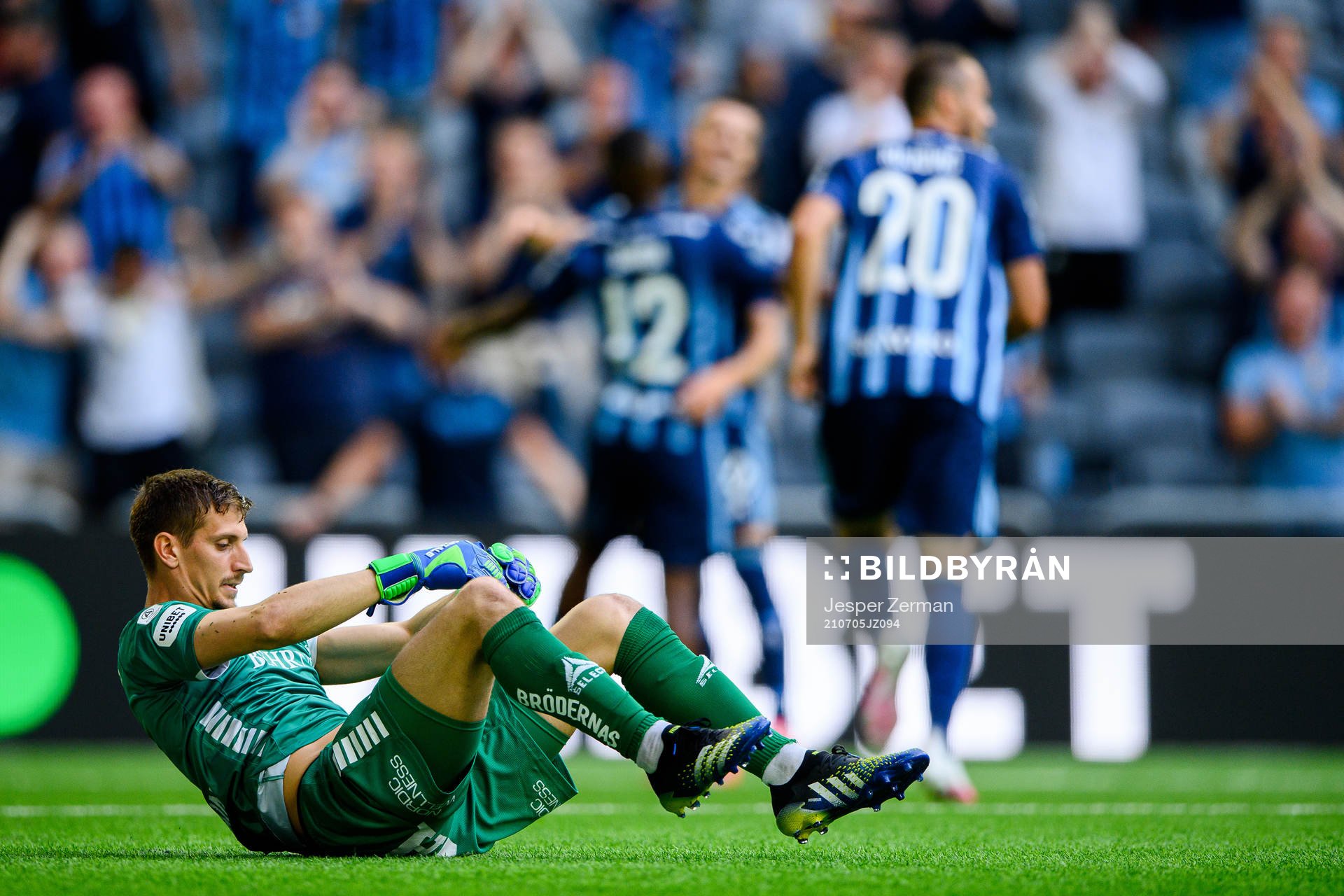Örebros målvakt Bobby Allain deppar