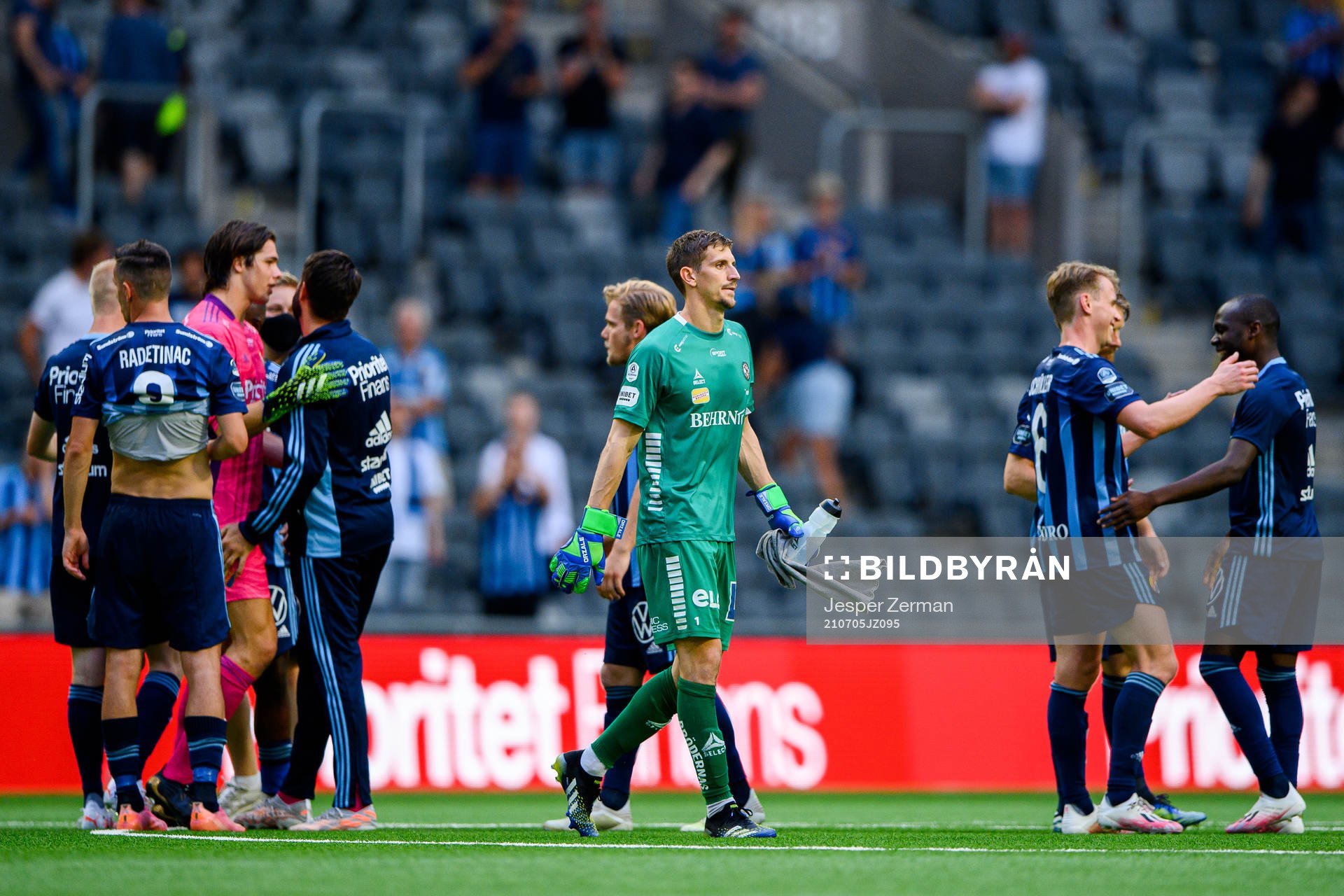 Örebros målvakt Bobby Allain deppar