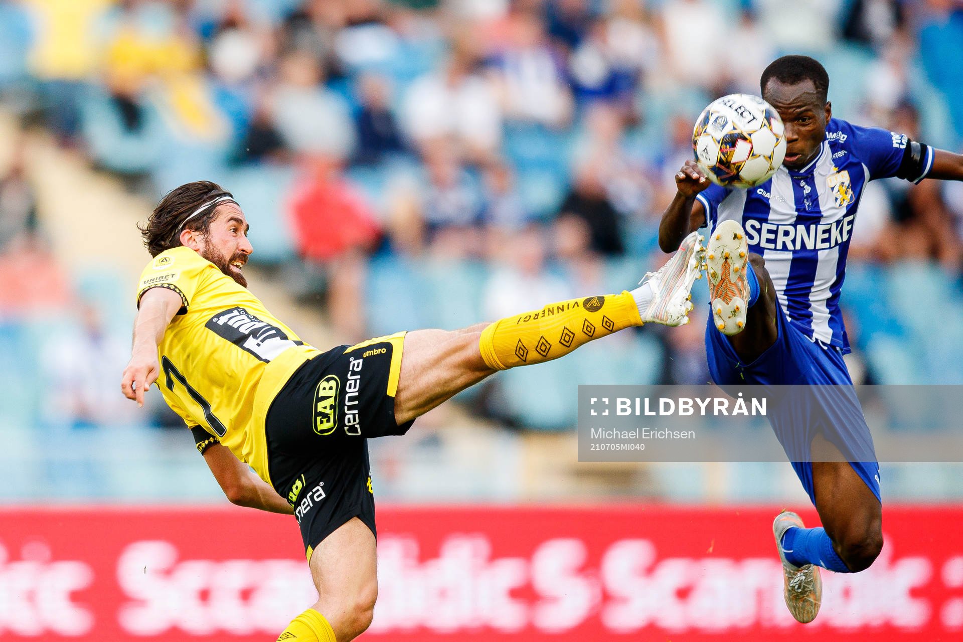 Elfsborgs Frederik Holst och IFK Göteborgs Alhassan Yusuf