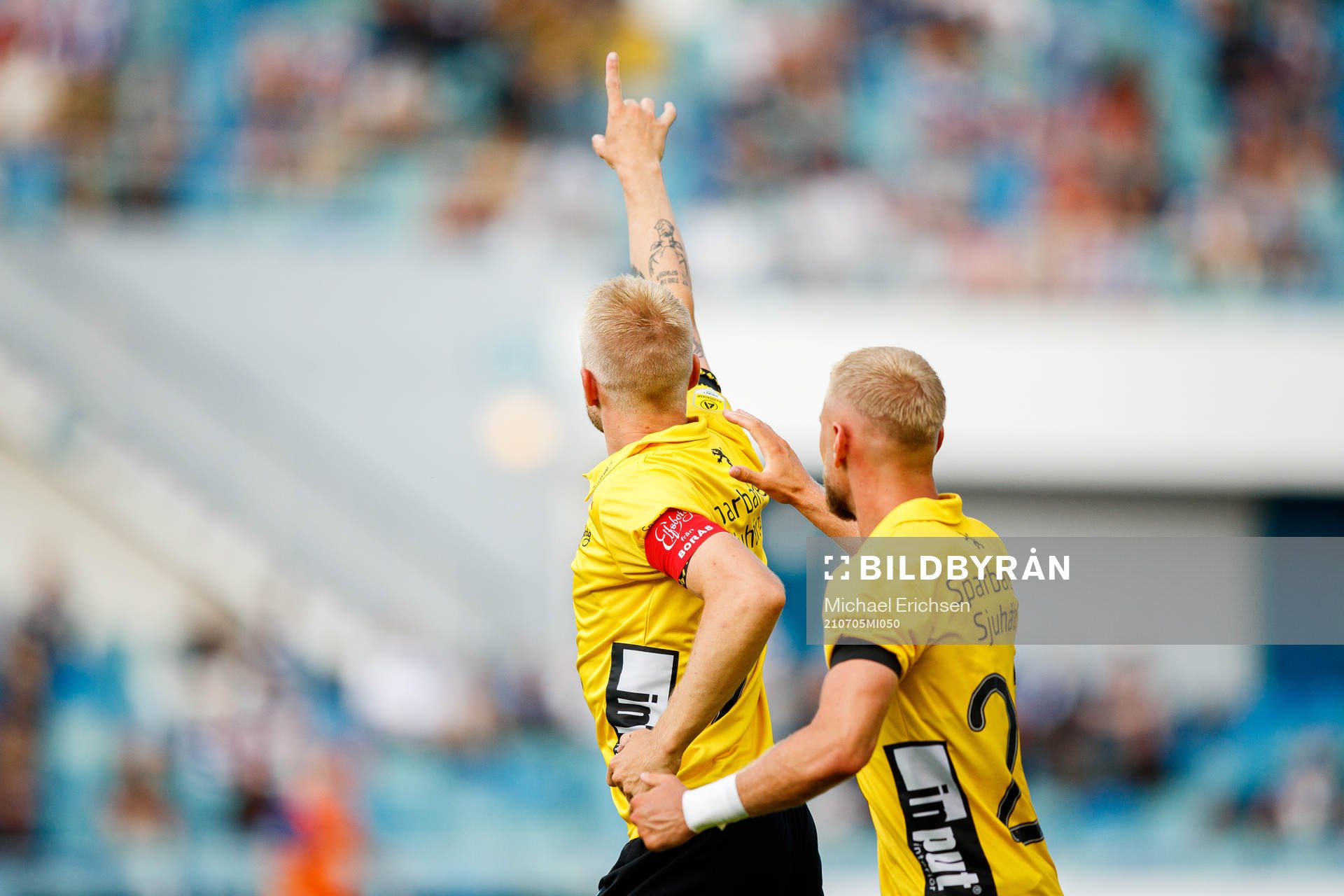 Elfsborgs Johan Larsson och Simon Strand jublar