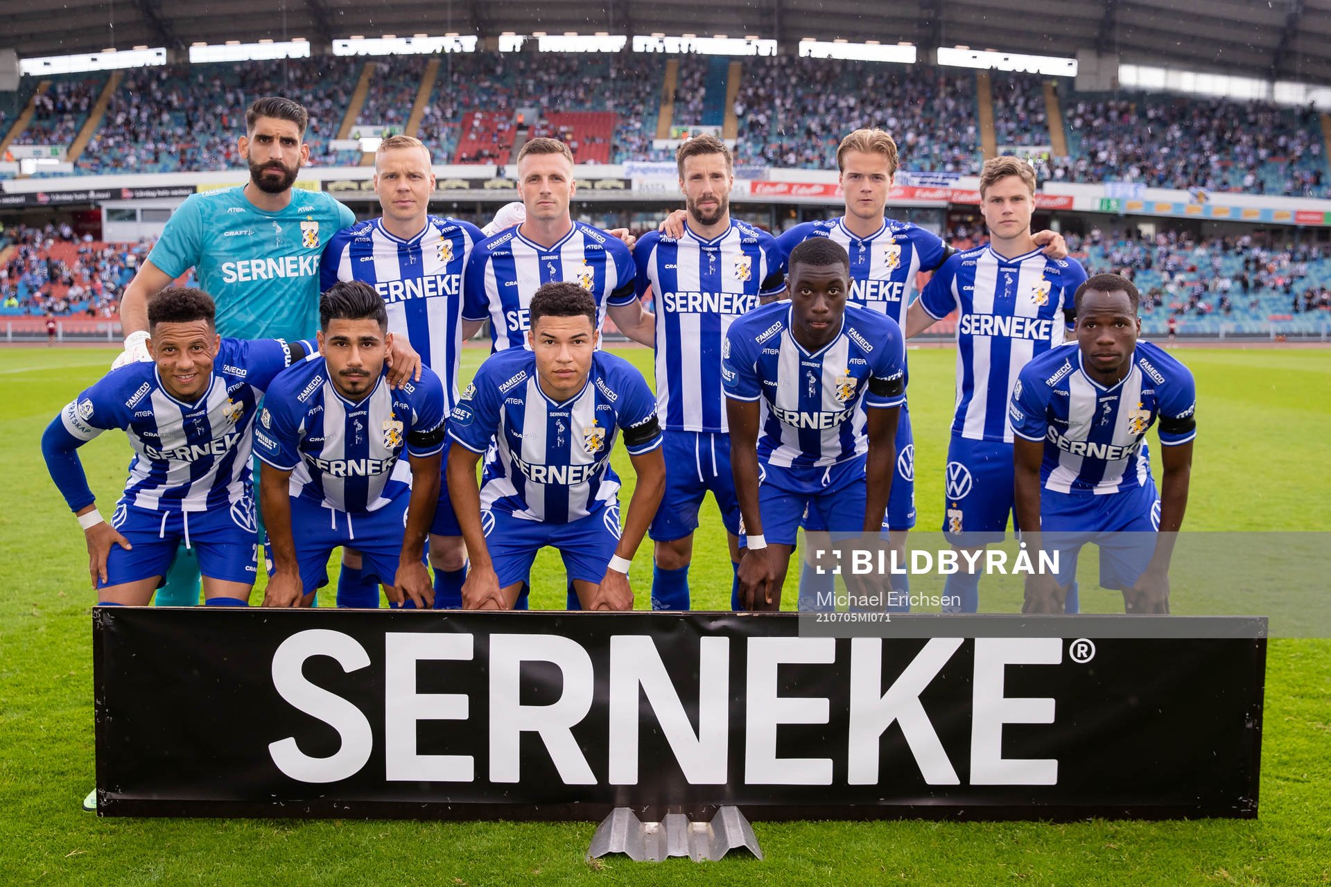 IFK Göteborgs startelva uppe fr.v. målvakt Giannis