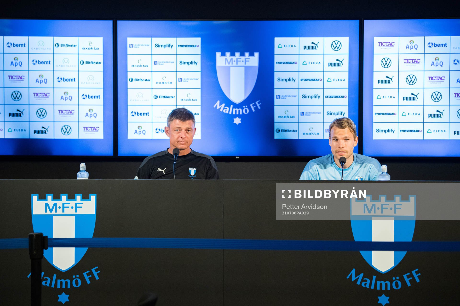 Jon Dahl Tomasson, head coach and Oscar Lewicki