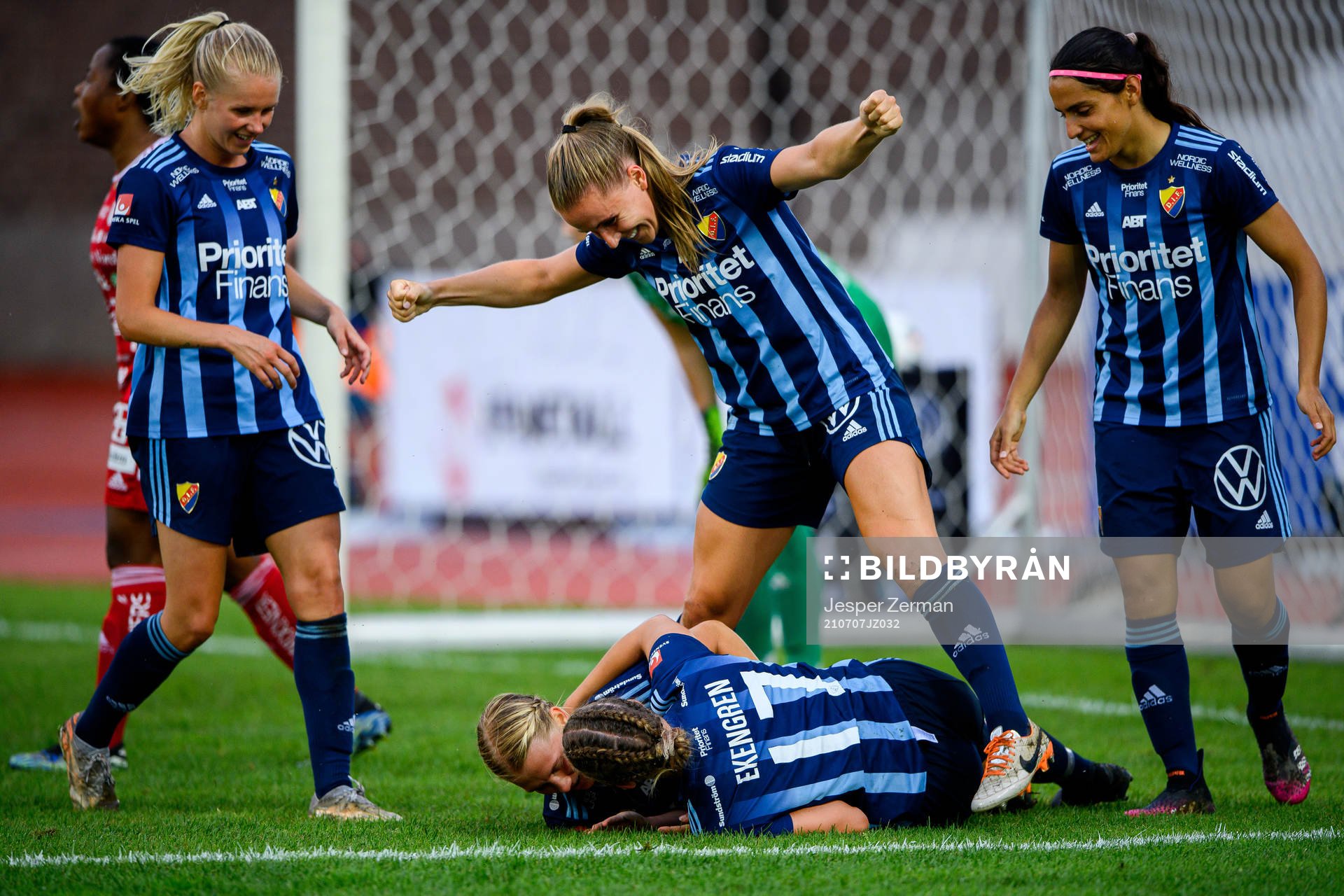 Djurgårdens Sara Olai jublar
