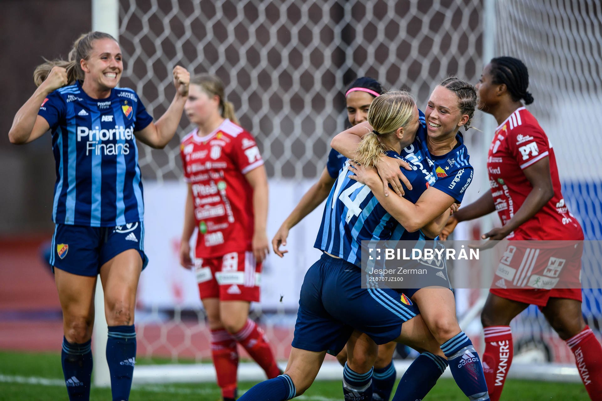 Djurgårdens Sara Olai jublar