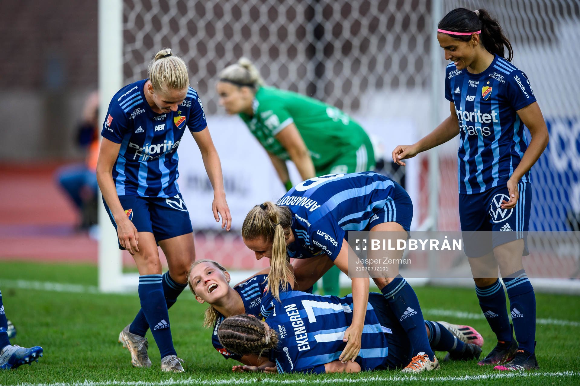 Djurgårdens Sara Olai jublar