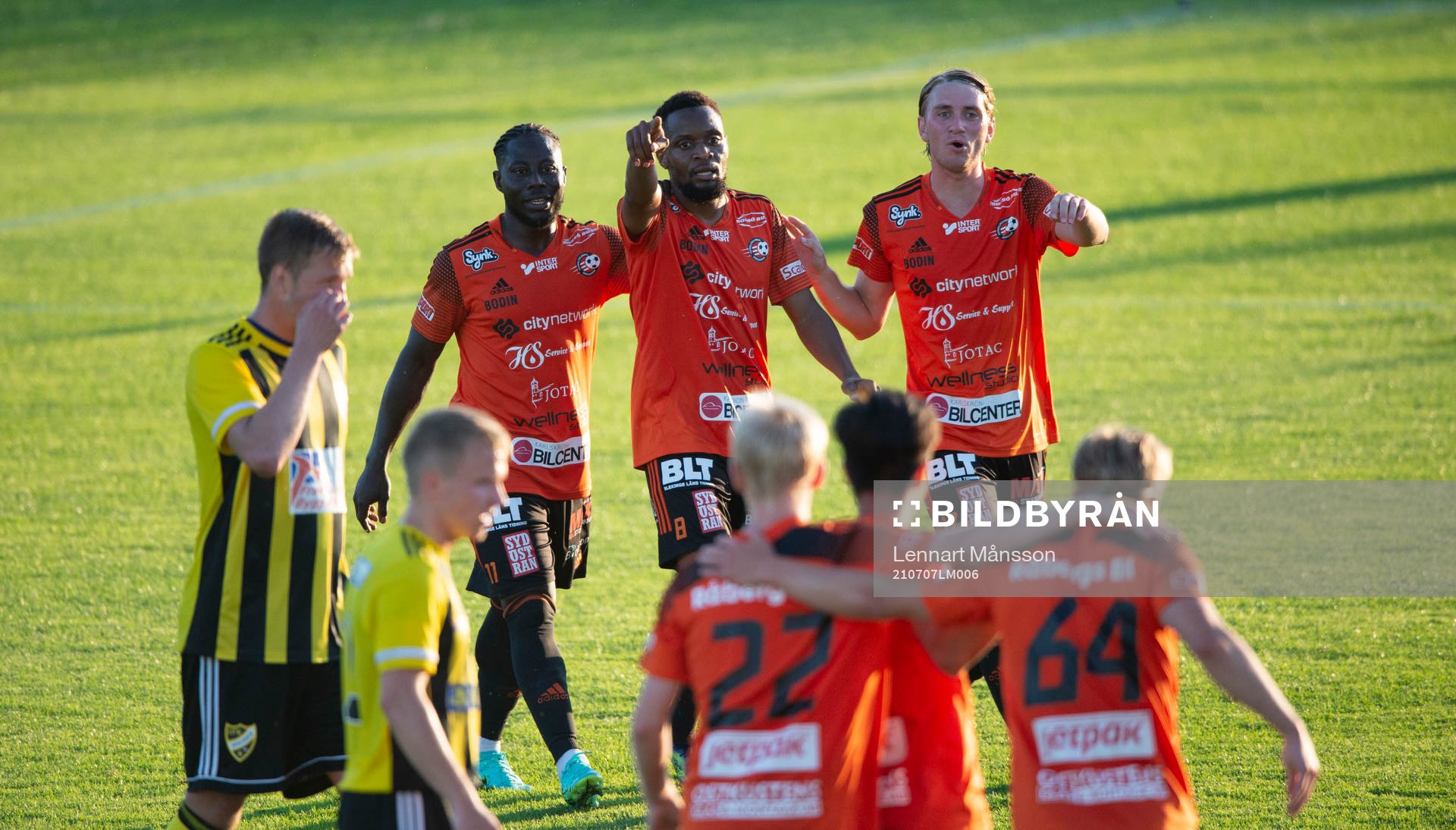 Karlskrona jublar i matchen i division 2 mellan iFK