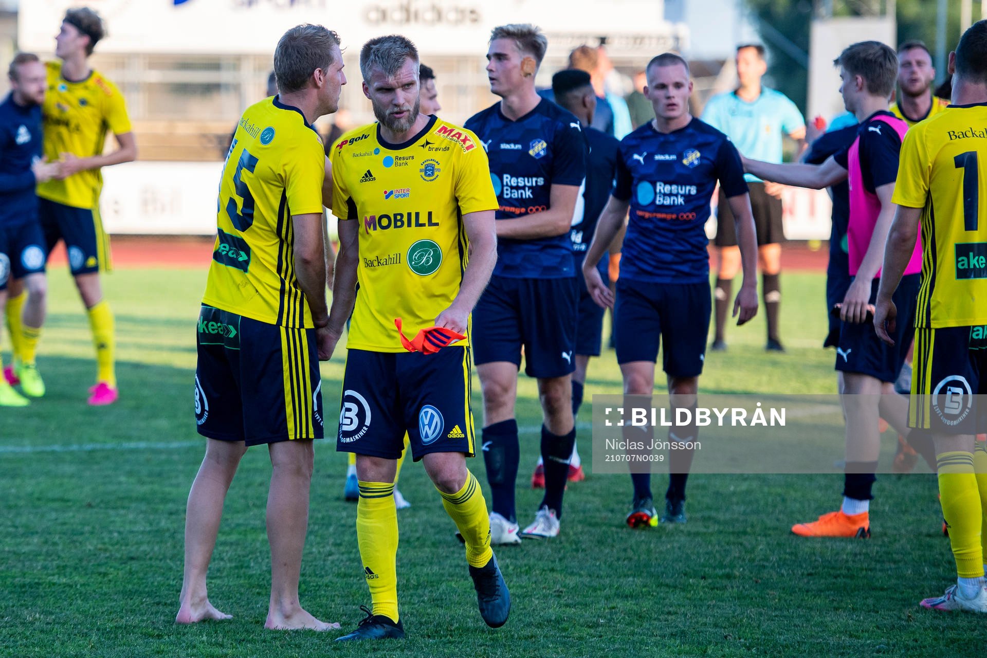 Ängelholms Robin Nilsson jublar efter fotbollsmatchen i Division 2 Västra Götaland mellan Ängelholm och Eskilsminne den 7 juli 2021 i Ängelholm.