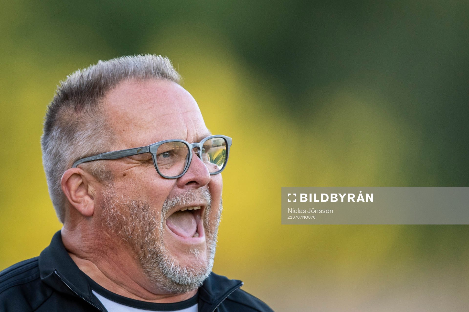 Ängelholms tränare Roar Hansen reagerar