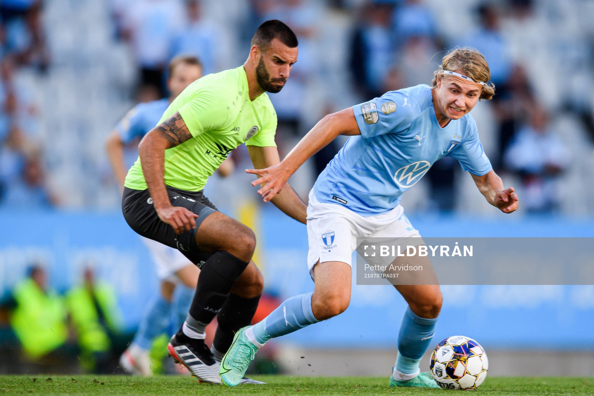 Milos Vranjanin of Riga and Sebastian Nanasi +of Malmö FF