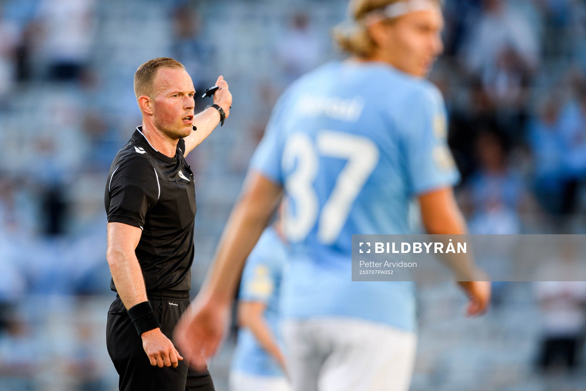 Referee Kaarlo Oskari Hämäläinen