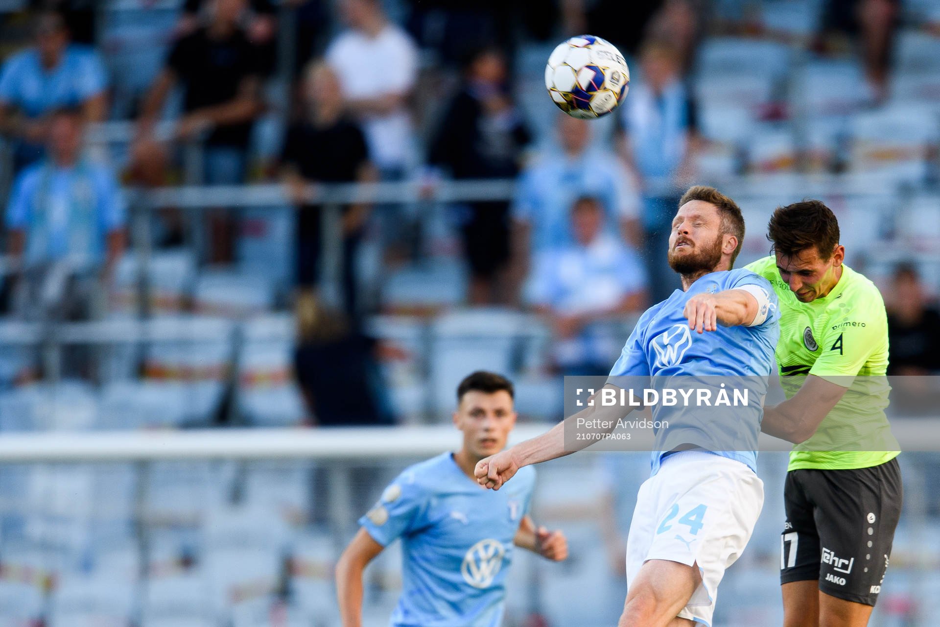 Lasse Nielsen of Malmö FF and Vladislavs Fjodorovs of Riga
