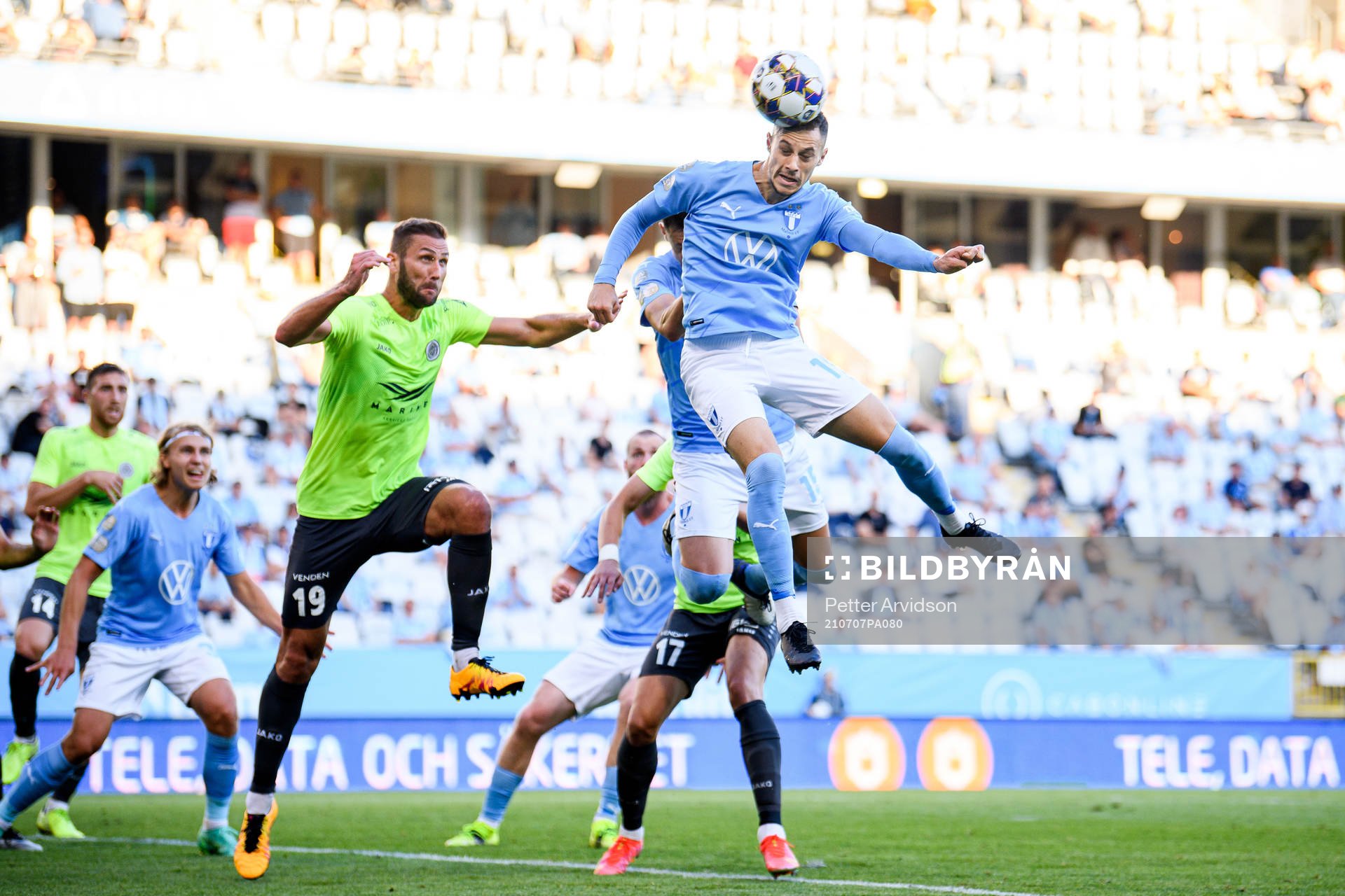 Ivan Paurevic of Riga and Veljko Birmancevic of Malmö FF