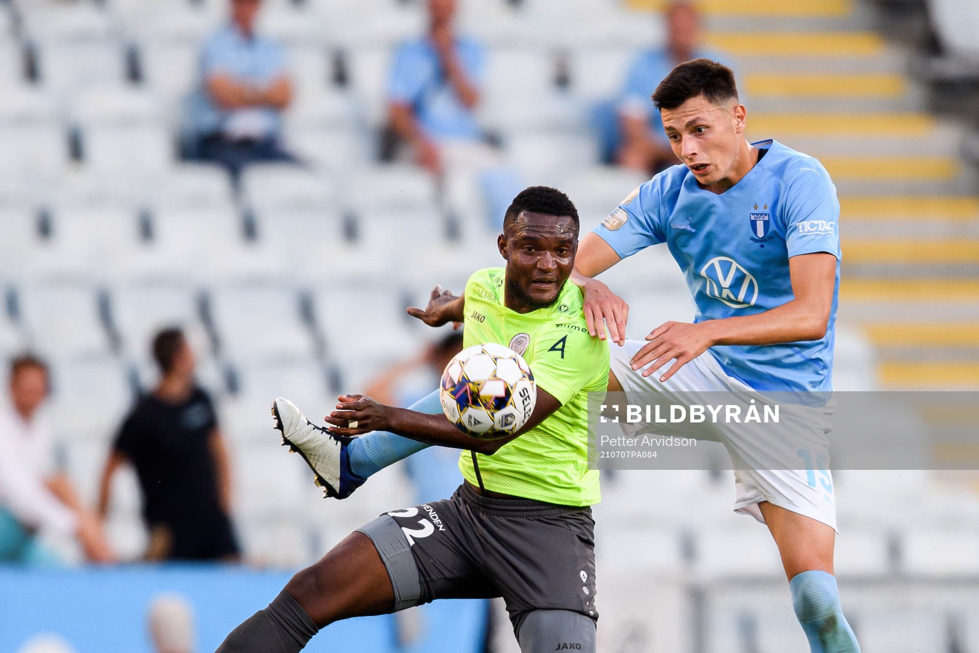 Mbomo Kule of Riga and Anel Ahmedhodzic of Malmö FF