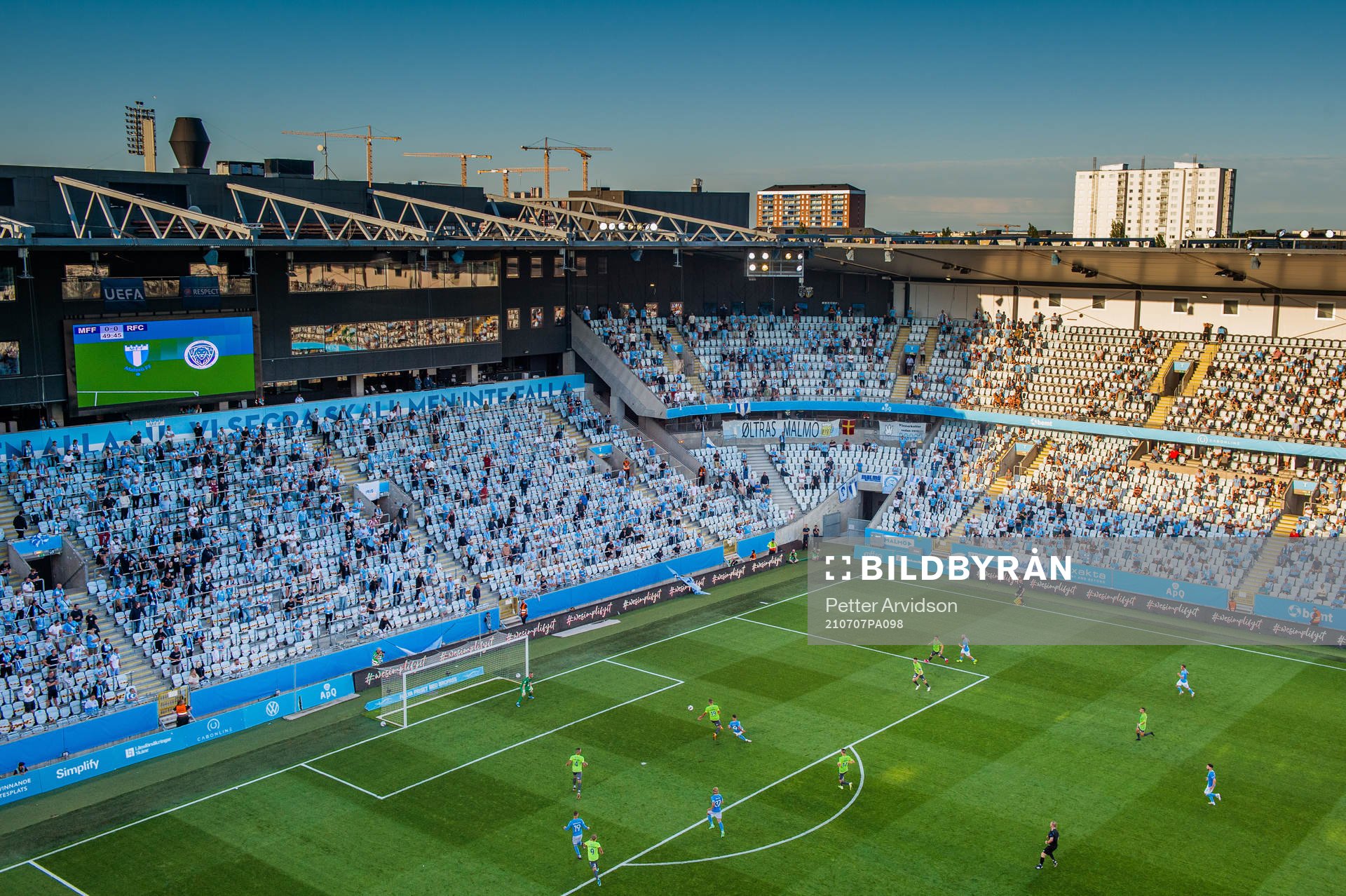 Antonio Colak of Malmö FF scores the 1-0 goal against