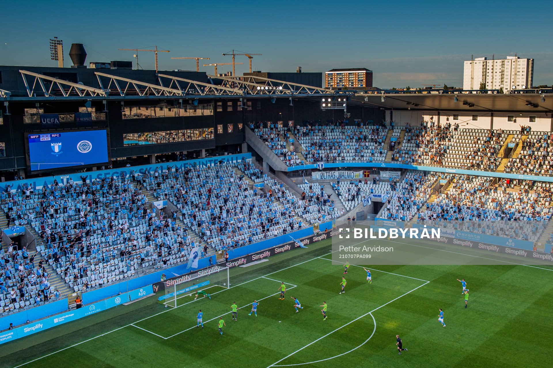Antonio Colak of Malmö FF scores the 1-0 goal against