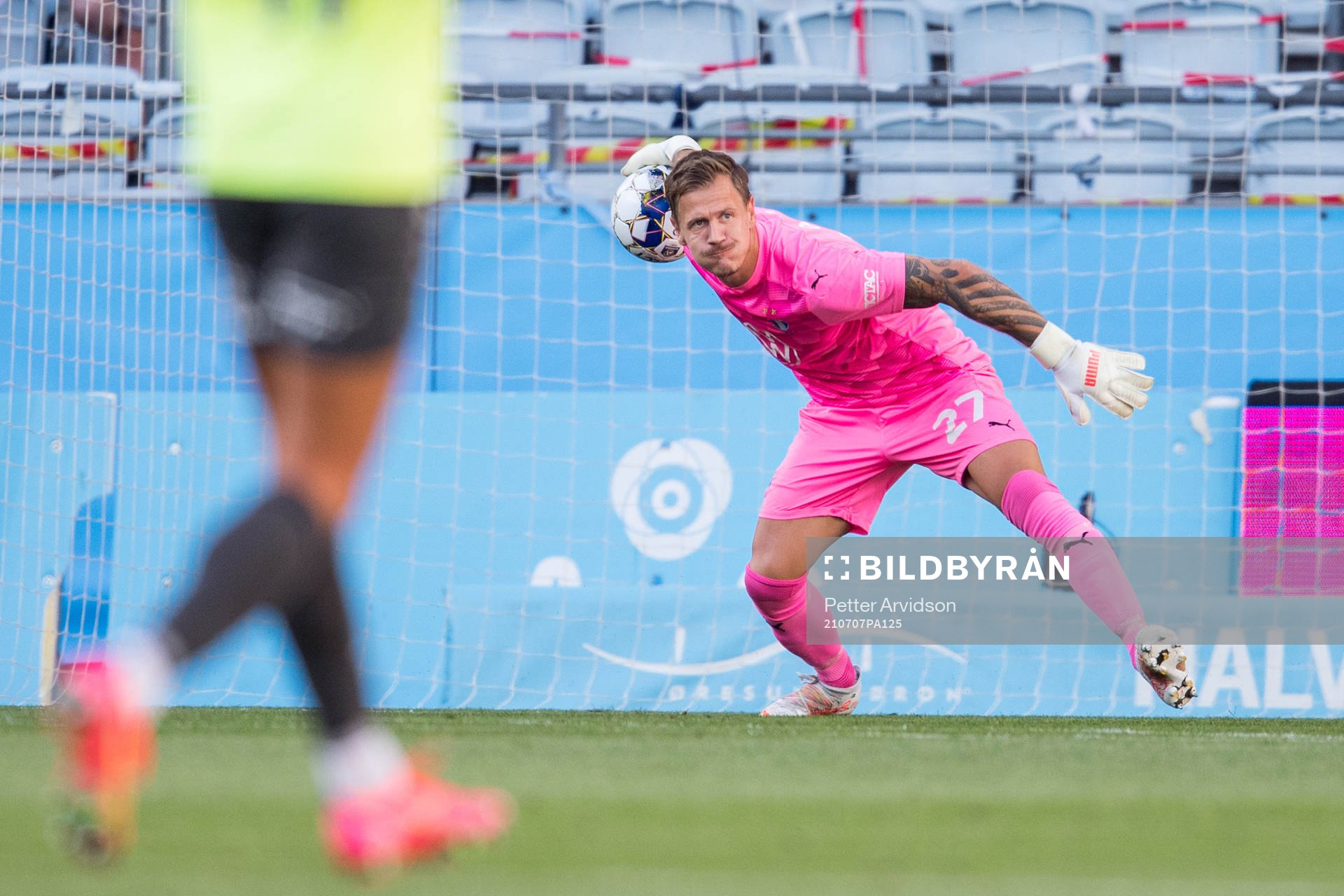 Goalkeeper Johan Dahlin of Malmö FF