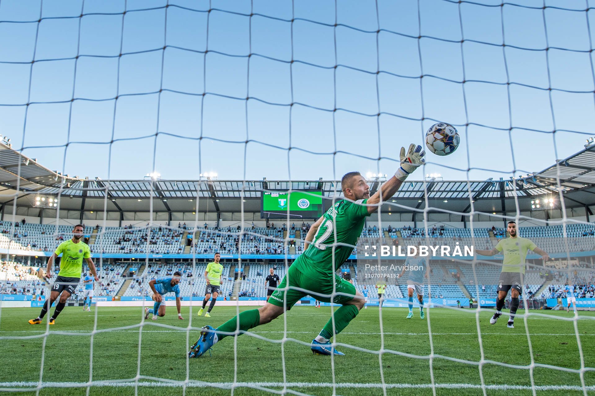 Antonio Colak of Malmö FF scores the 1-0 goal against