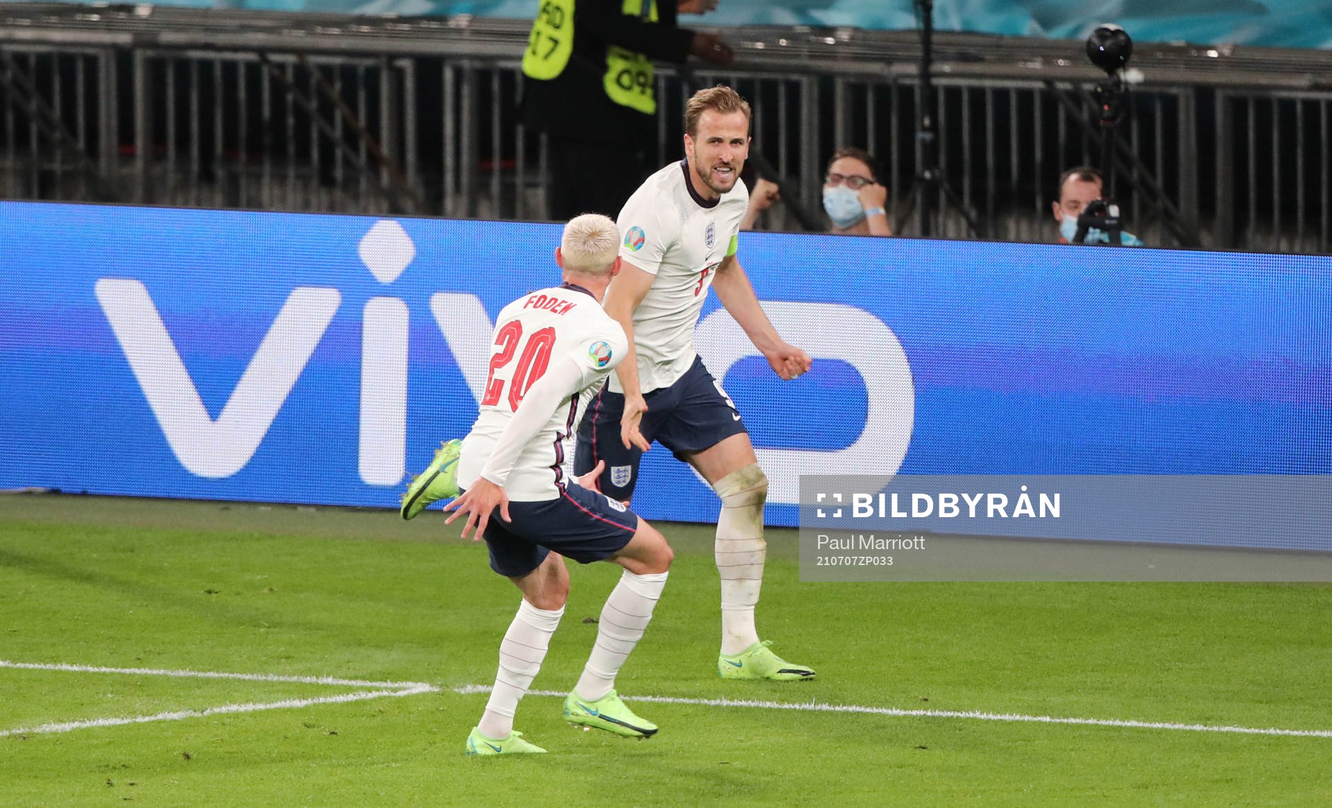 Harry Kane of England celebrates the 2-1 goal