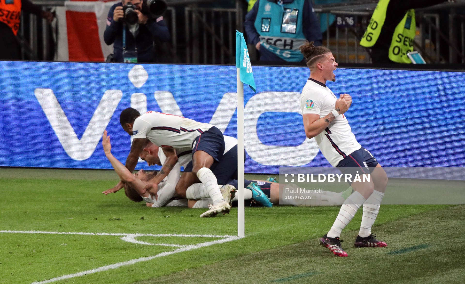 Harry Kane of England celebrates the 2-1 goal