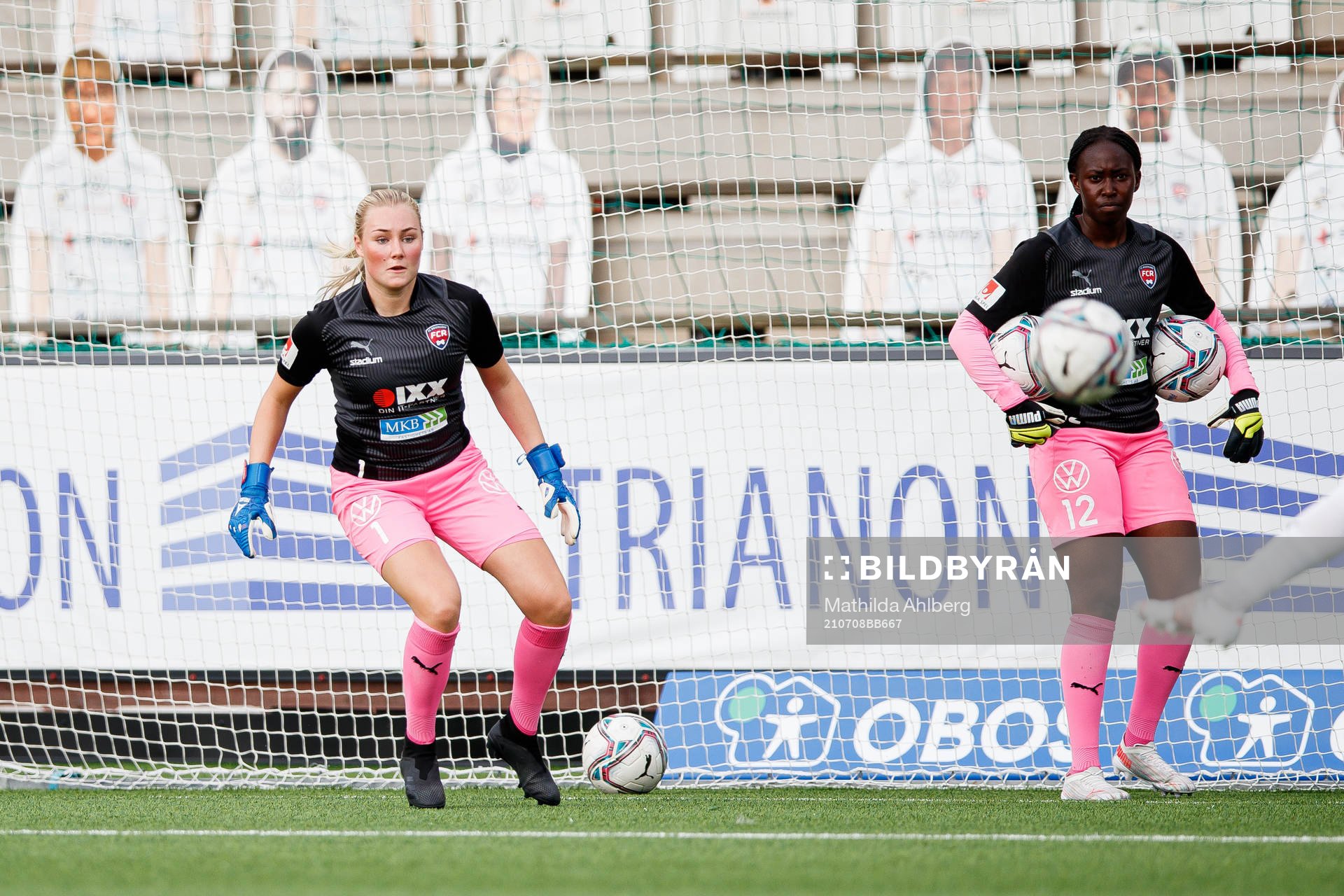 Rosengårds målvakt Meja Johnson och målvakt Angel Mukasa