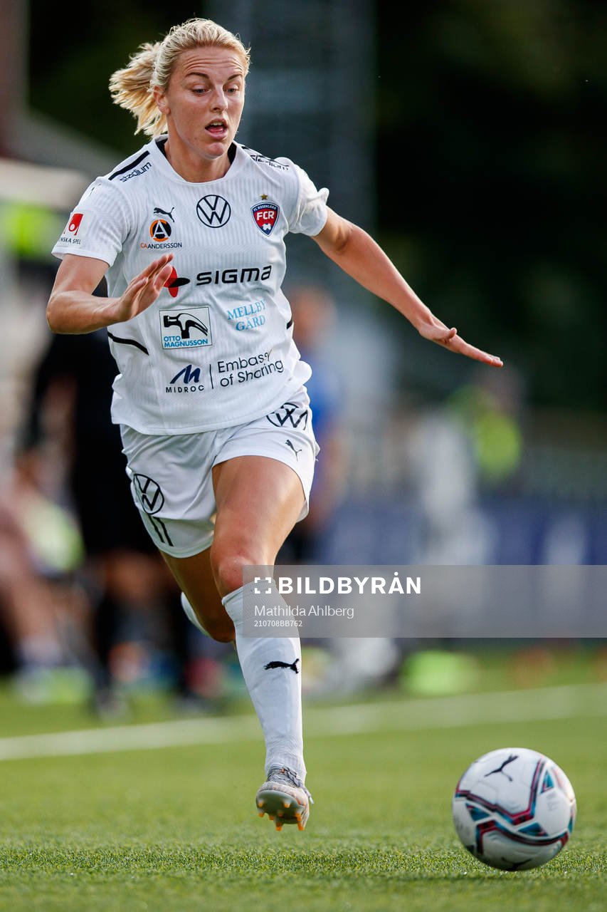 Rosengårds Mimmi Larsson under fotbollsmatchen i Damallsvenskan mellan FC Rosengård och Växjö den 8 juli 2021 i Malmö. 
