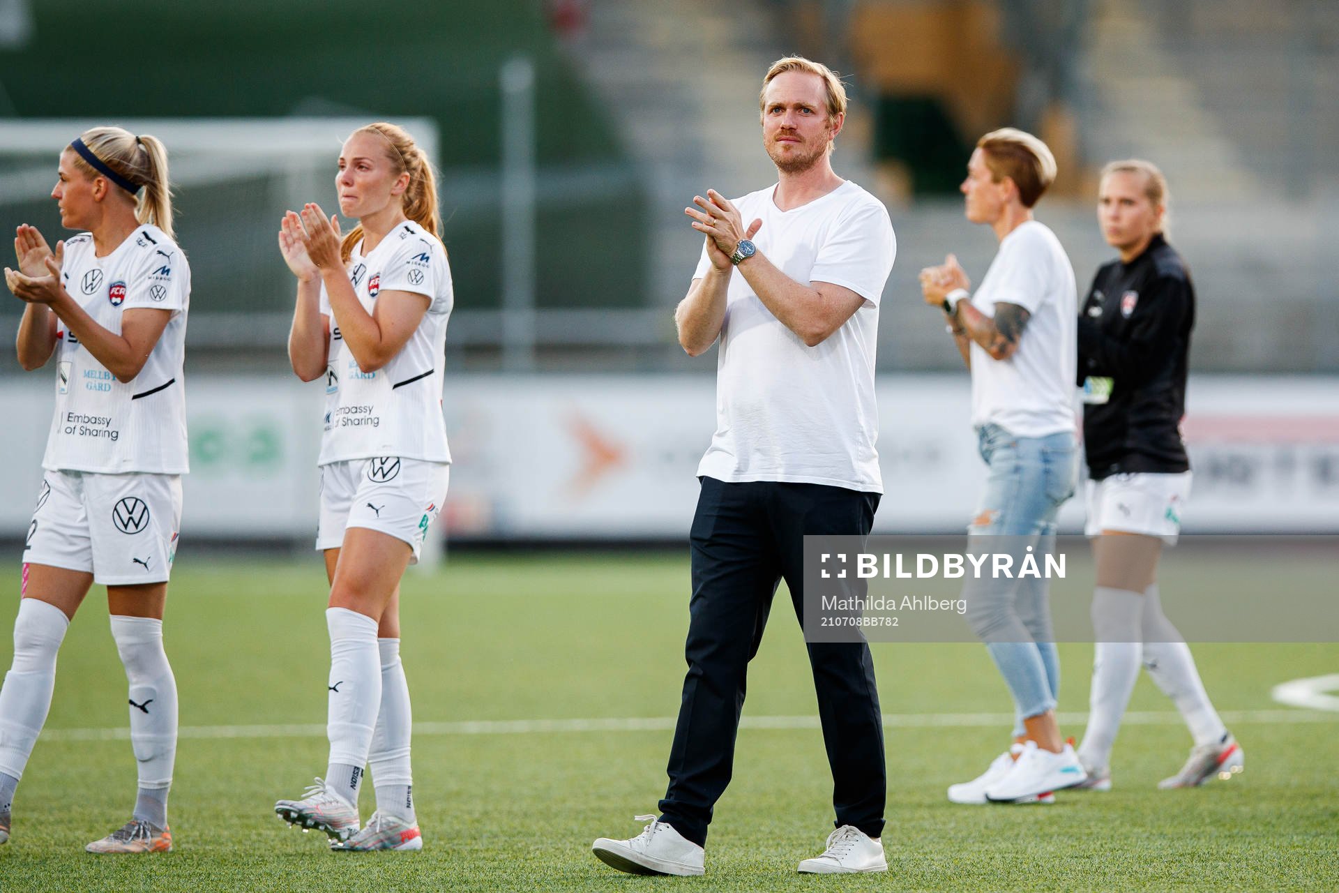 Rosengårds tränare Jonas Eidevall tackar publiken