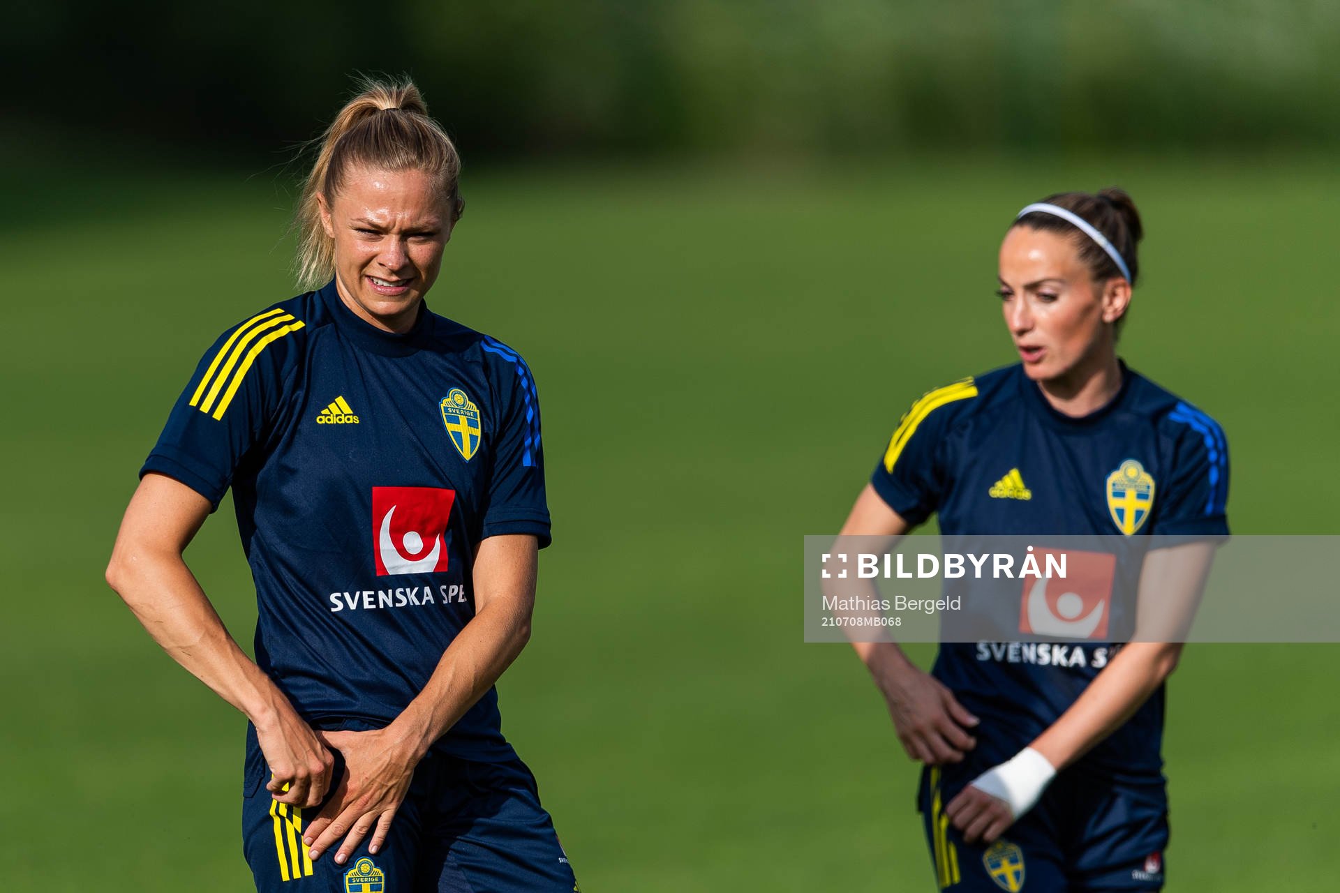 Fridolina Rolfö och Kosovare Asllani