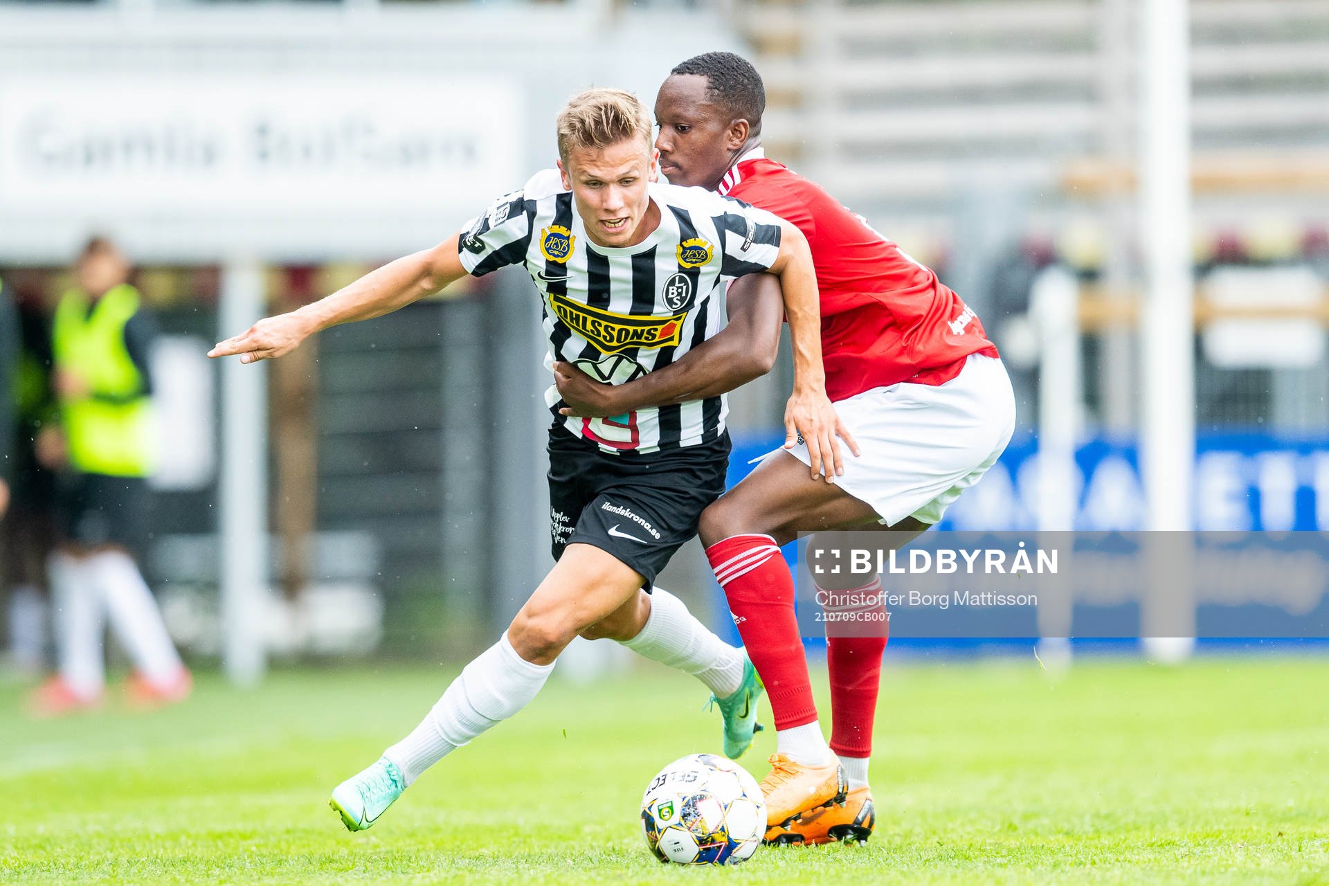 Landskronas Oscar Petersson mot B93s Marcus Korang